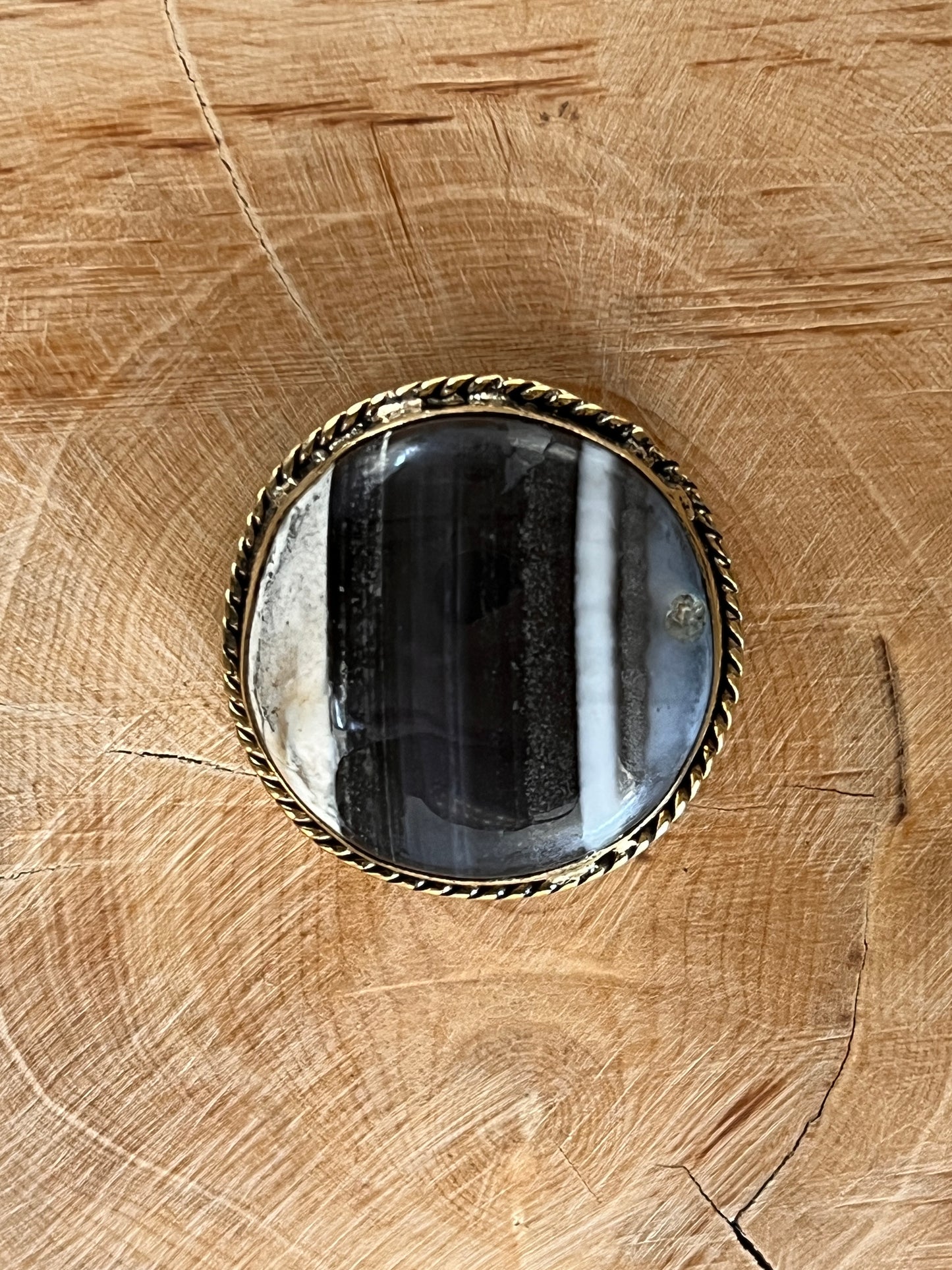 Opale Bleue sertie doré n°D5 (2,8cm de diamètre)