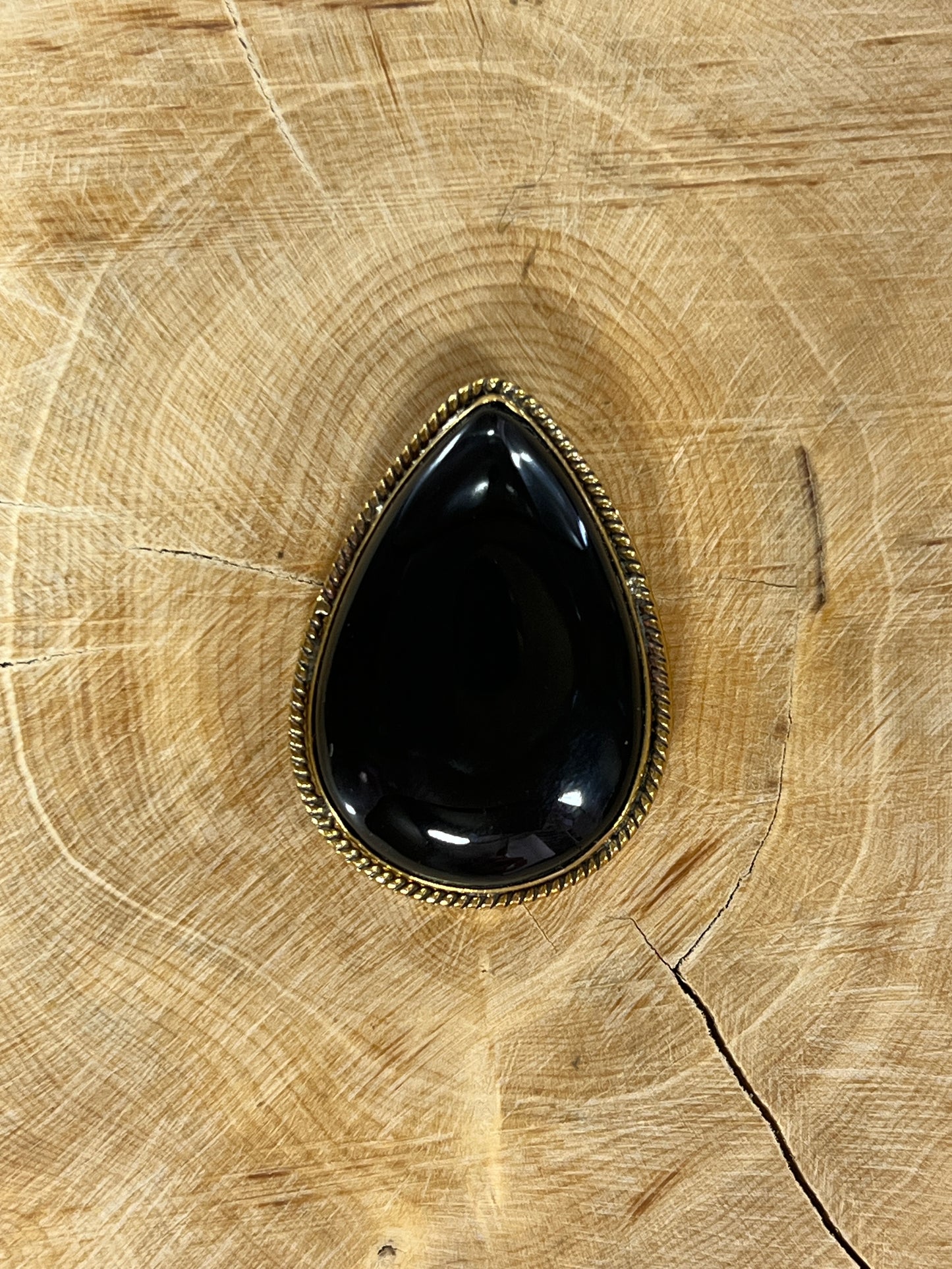 Onyx Noire sertie doré n°D2 (3,3cm x 2,4cm)