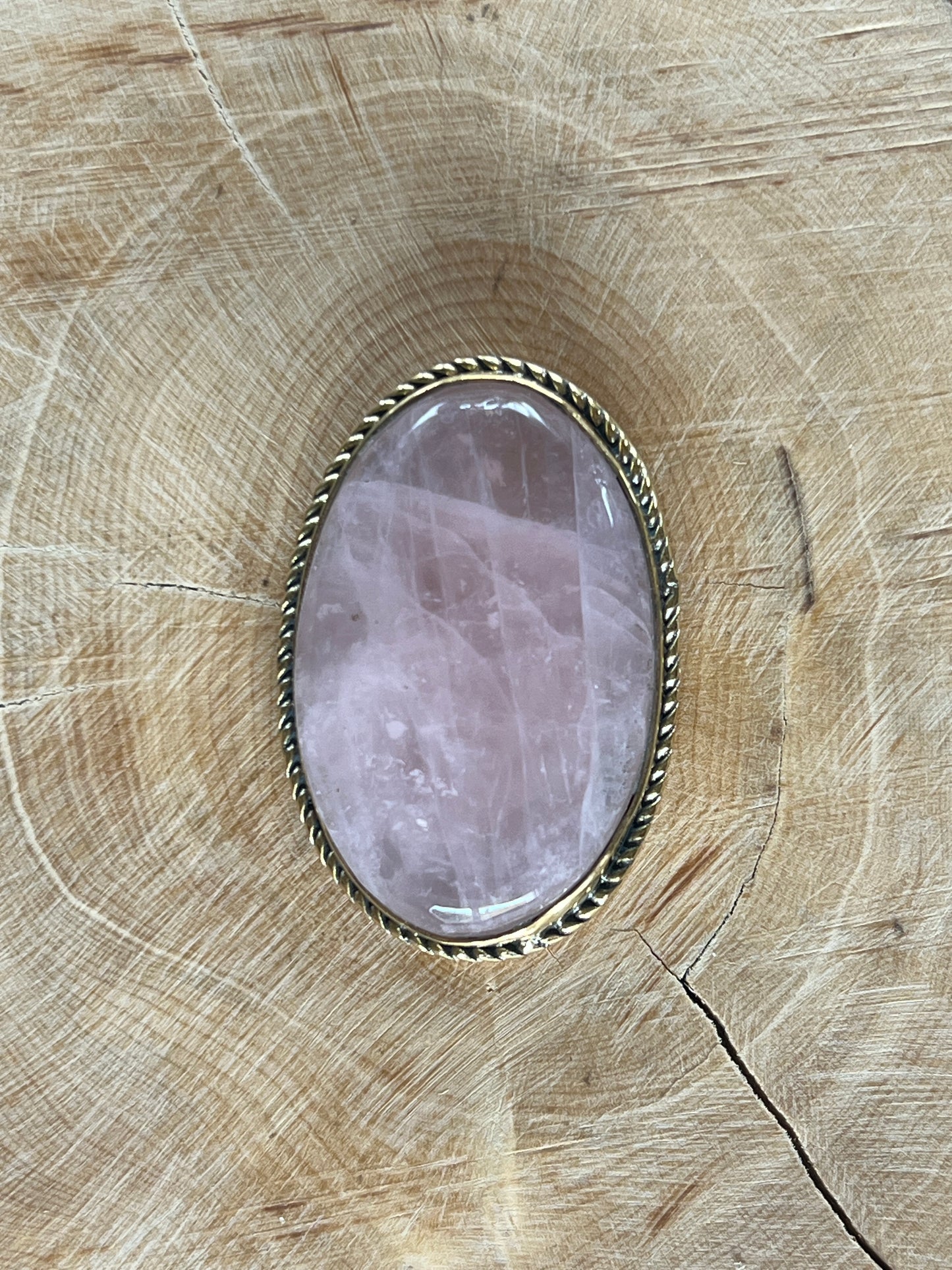 Quartz Rose sertie doré n°D1 (3,6cm x 2,5cm)