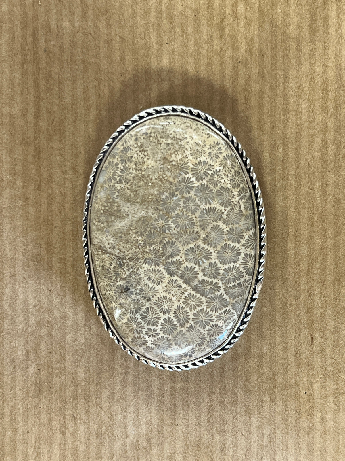 Fossile Corail sertie argenté n°A2 (4,5cm x 3,1cm)