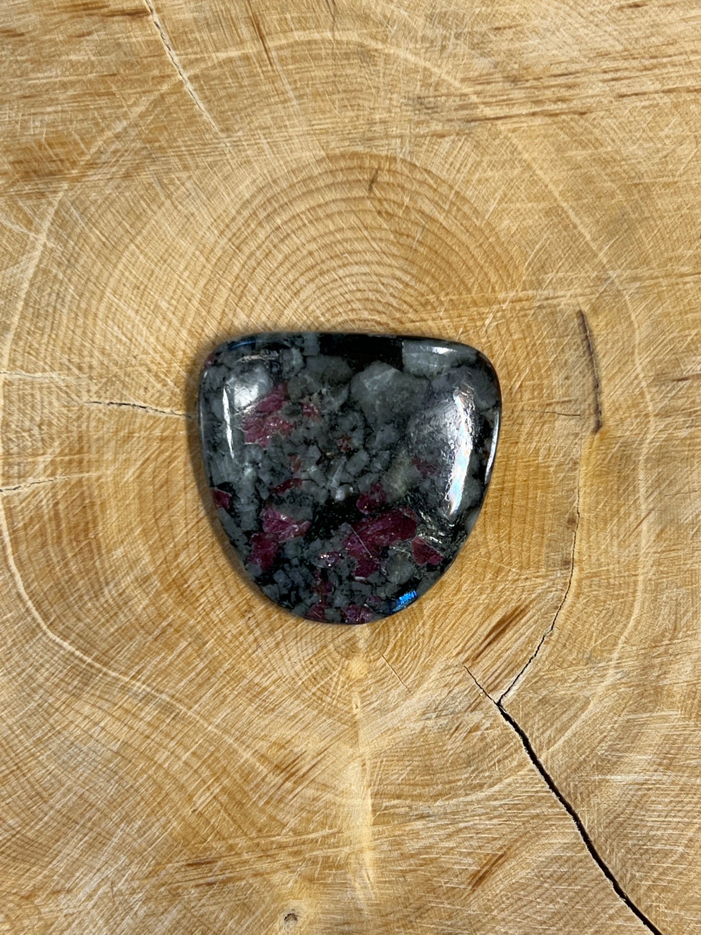 Eudialyte n°1 (2,5cm x 1,5cm)