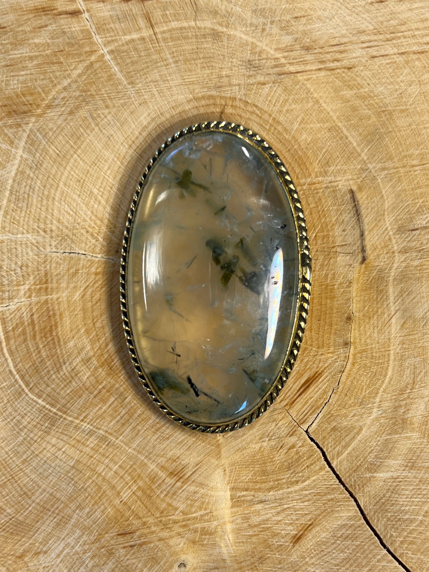 Préhnite Rutile sertie doré n°D3 (4cm x 2,5cm)