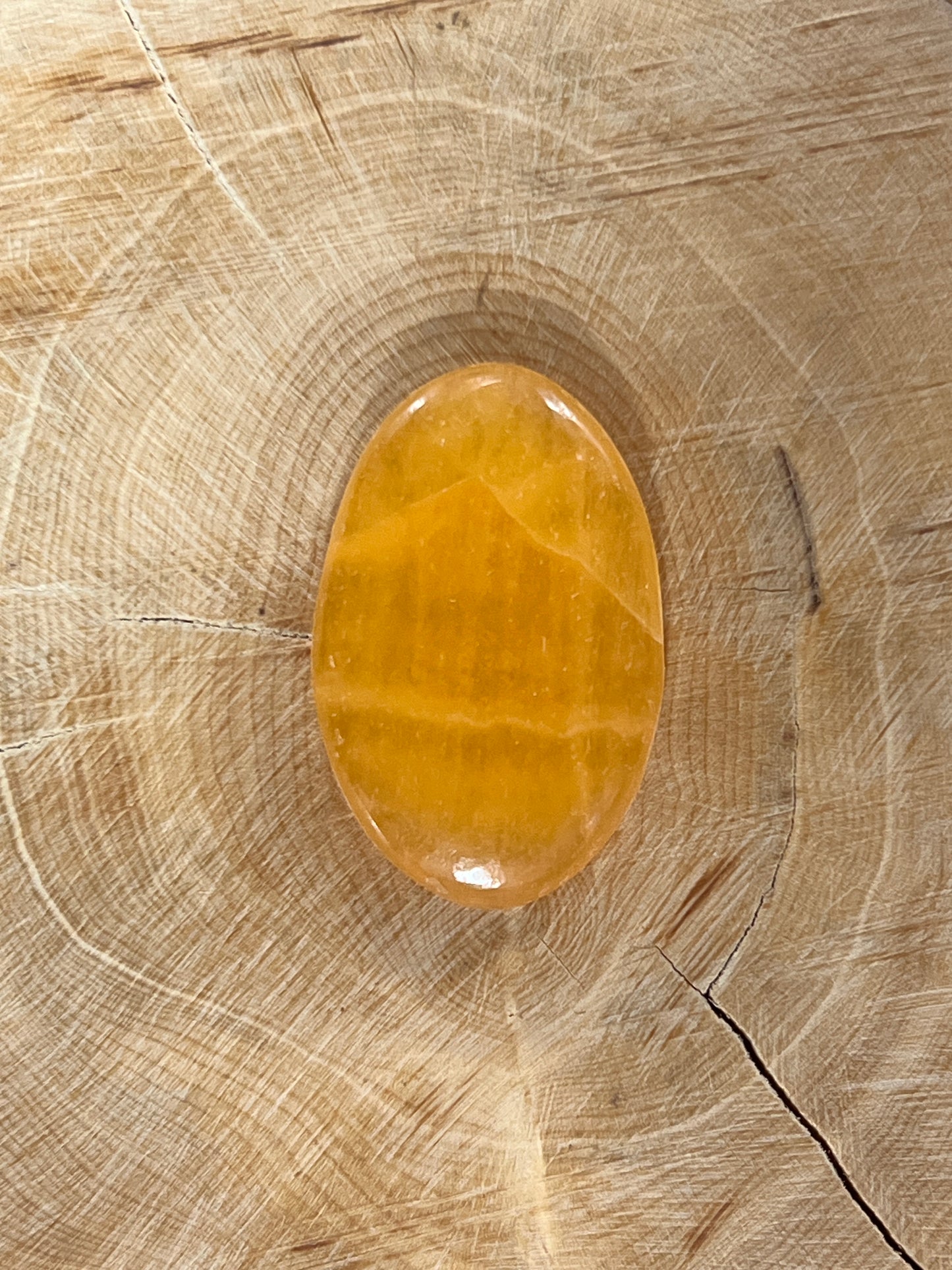 Aragonite Jaune n°4 (3,3 cm x 2,1cm)