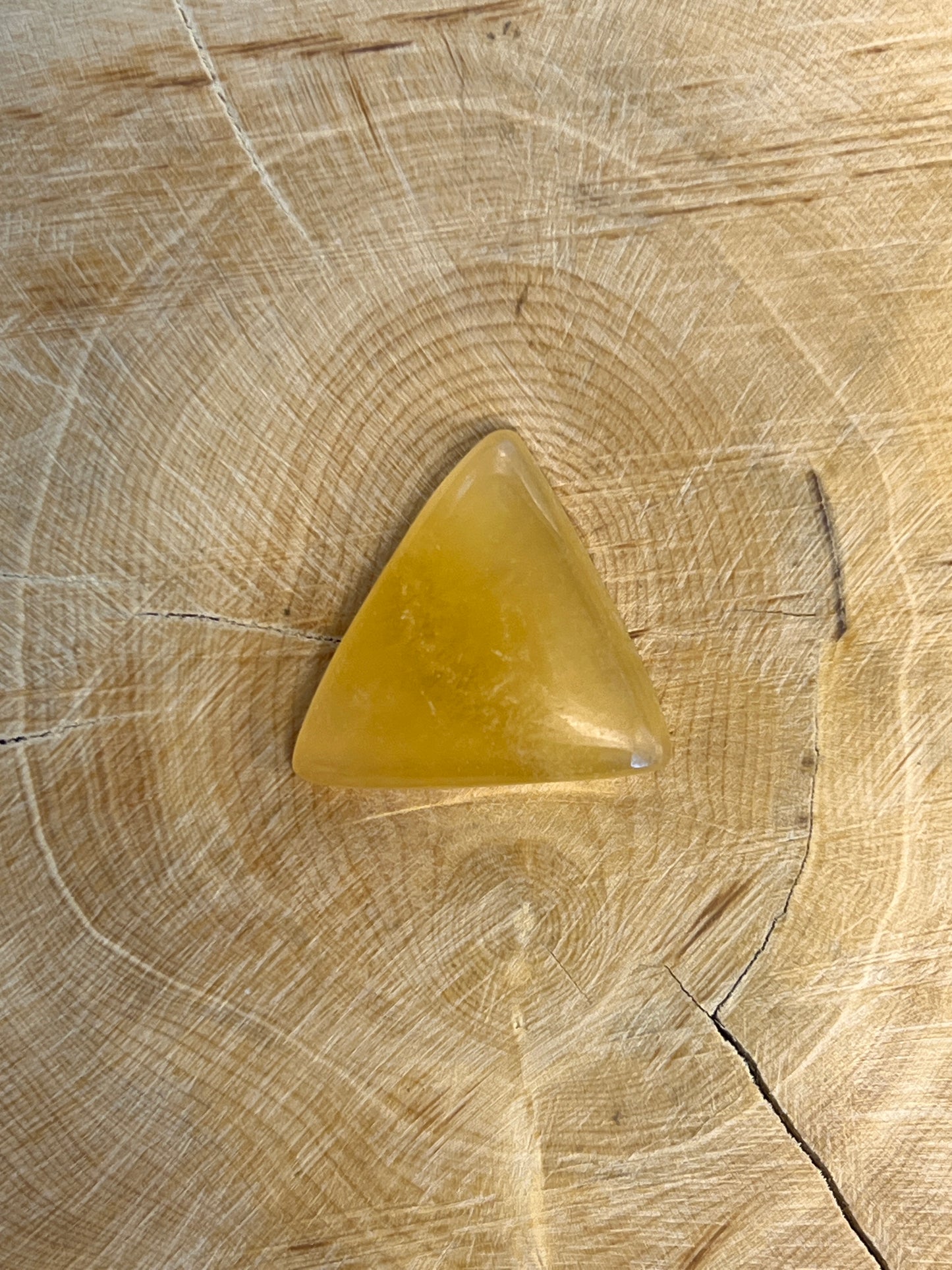 Aragonite Jaune n°4 (2,1cm x 2cm)