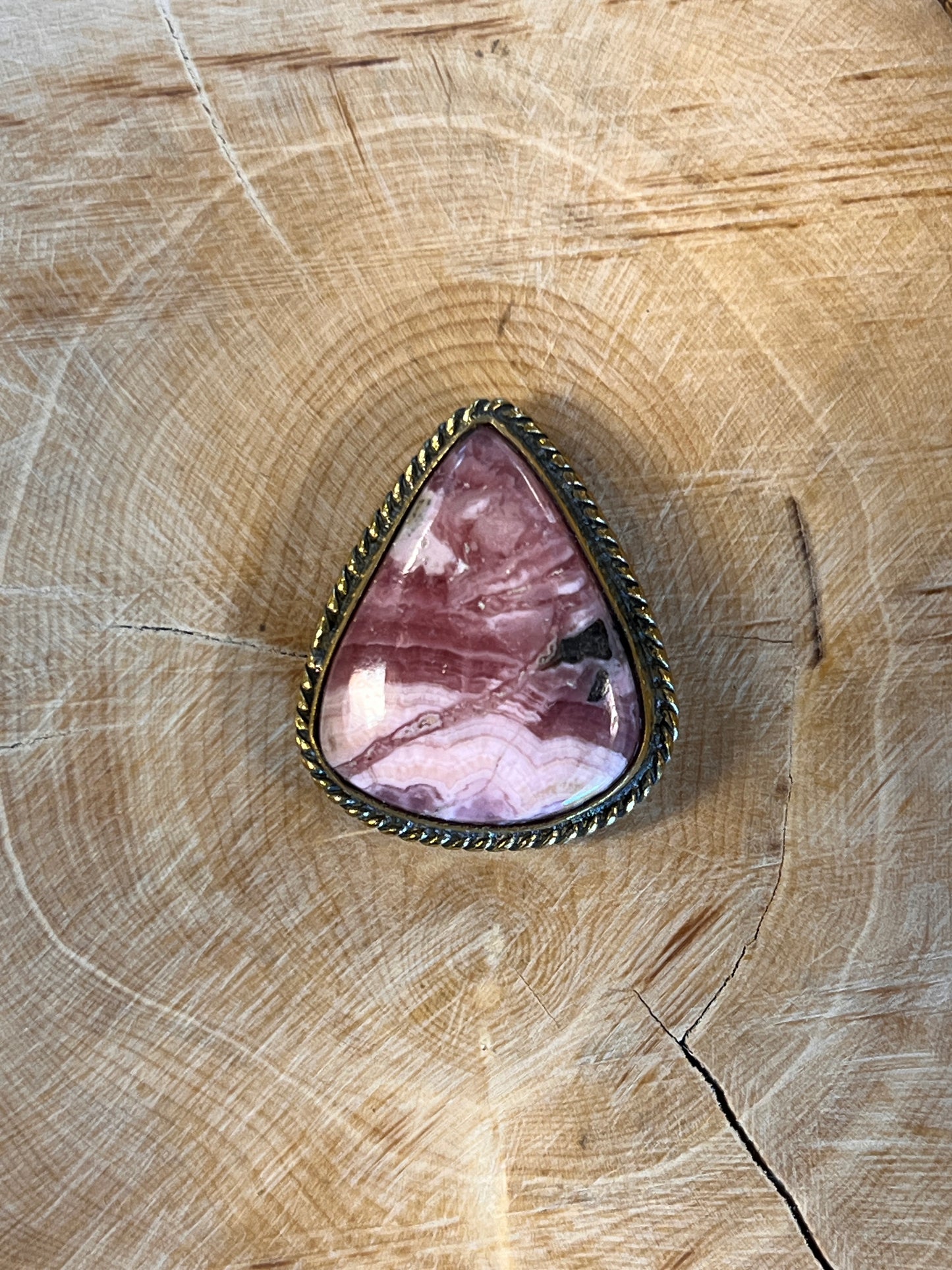 Rhodochrosite sertie doré n°D2 (2,6cm x 2,2cm)
