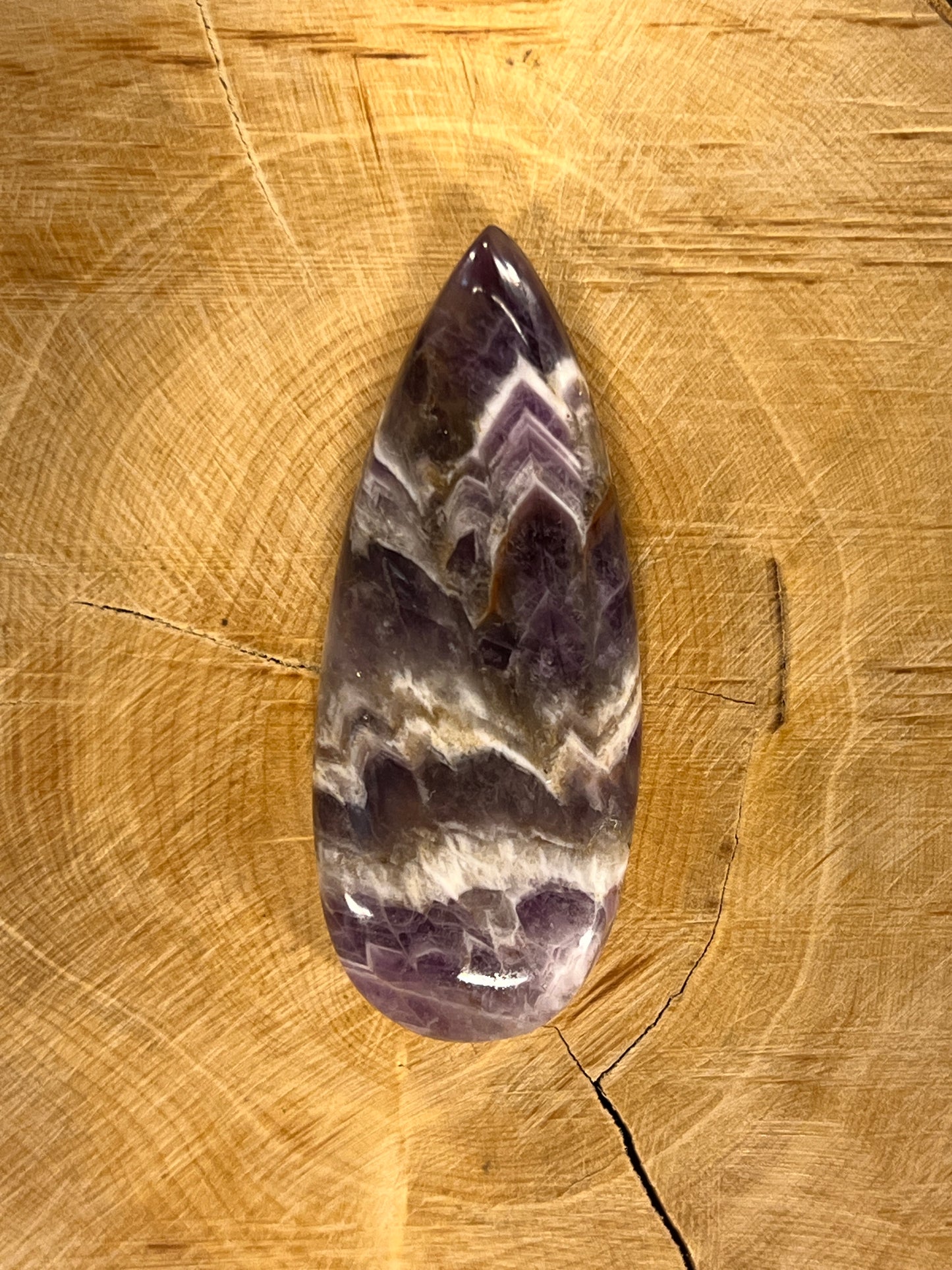 Améthyste Chevron n°3 (4,9cm x 1,9cm)