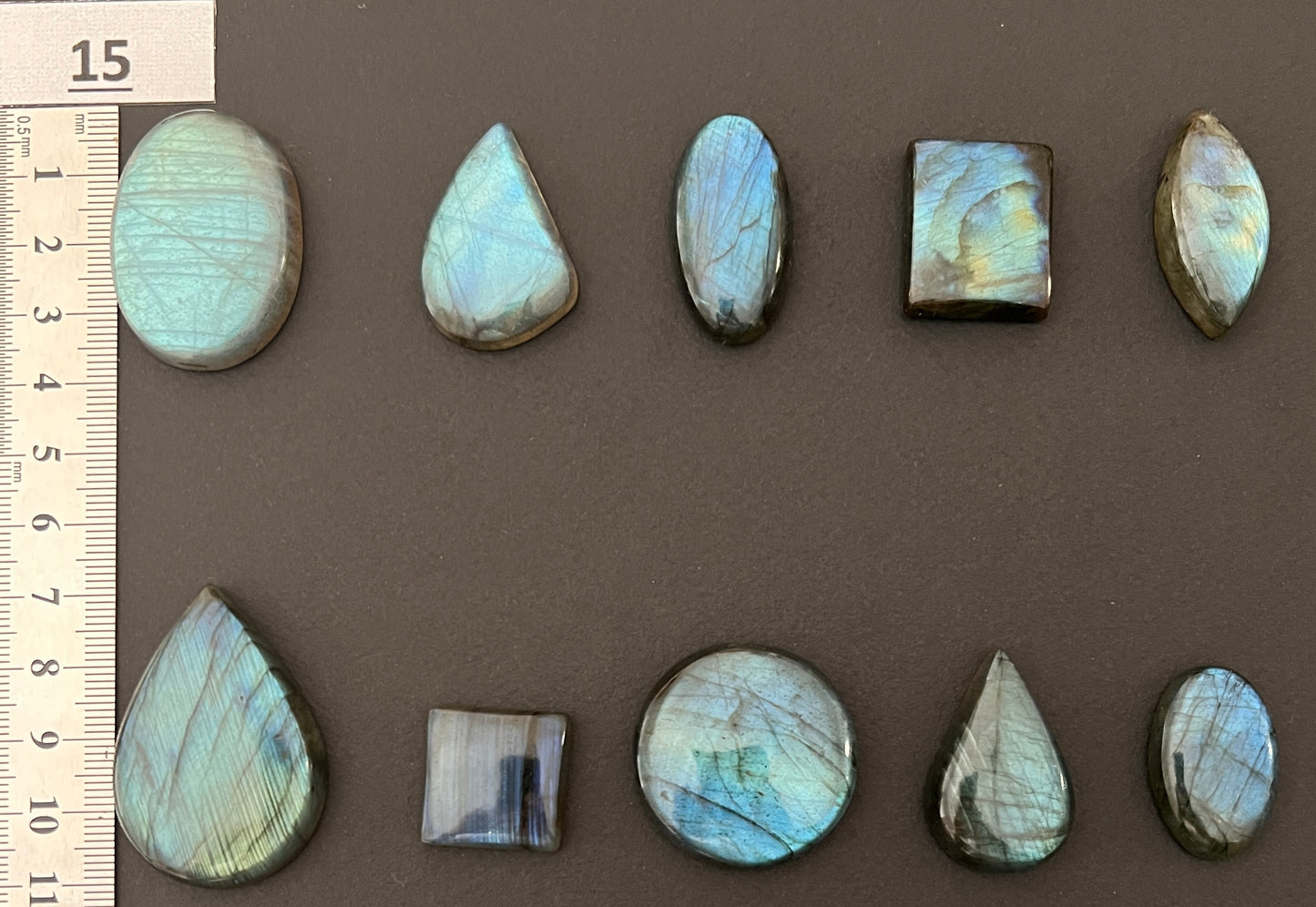 Lot n°15 - 10 Labradorites | Formes et tailles variées