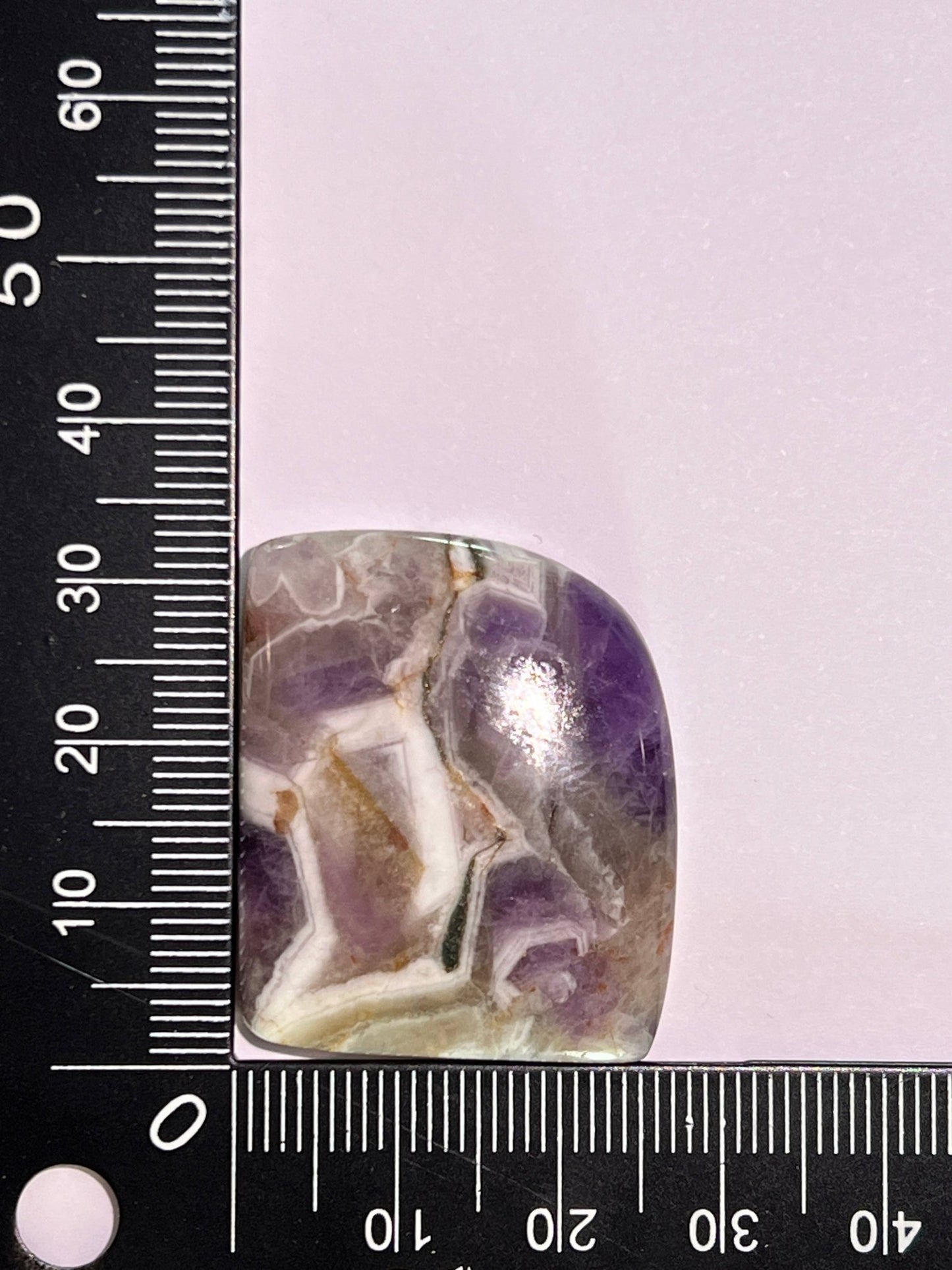 Améthyste Chevron n°1 (3,2cm x 2,7cm) - Solyluna Macramé