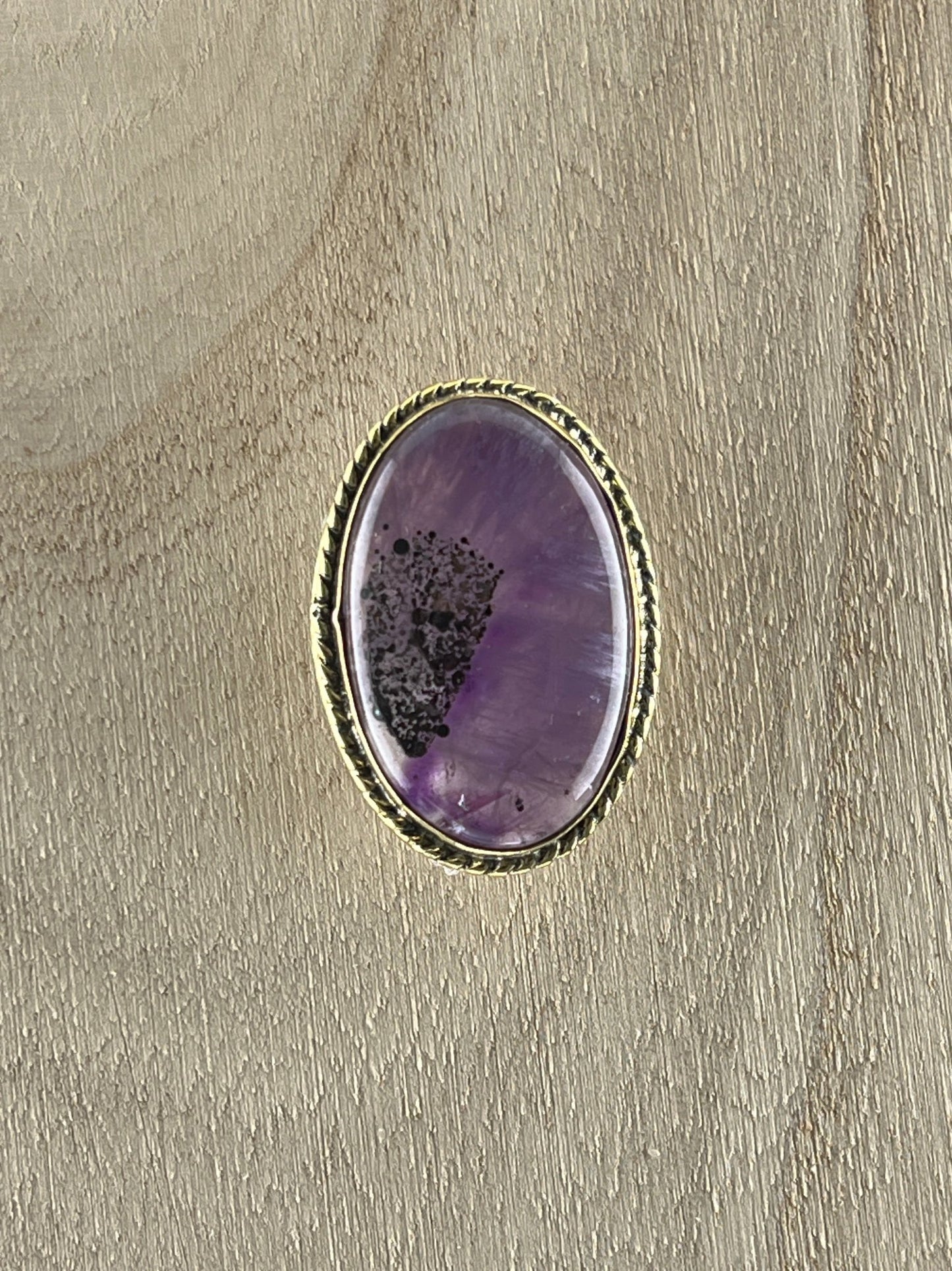 Améthyste sertie doré n°D4 (3cm x 2,1cm) - Solyluna Macramé