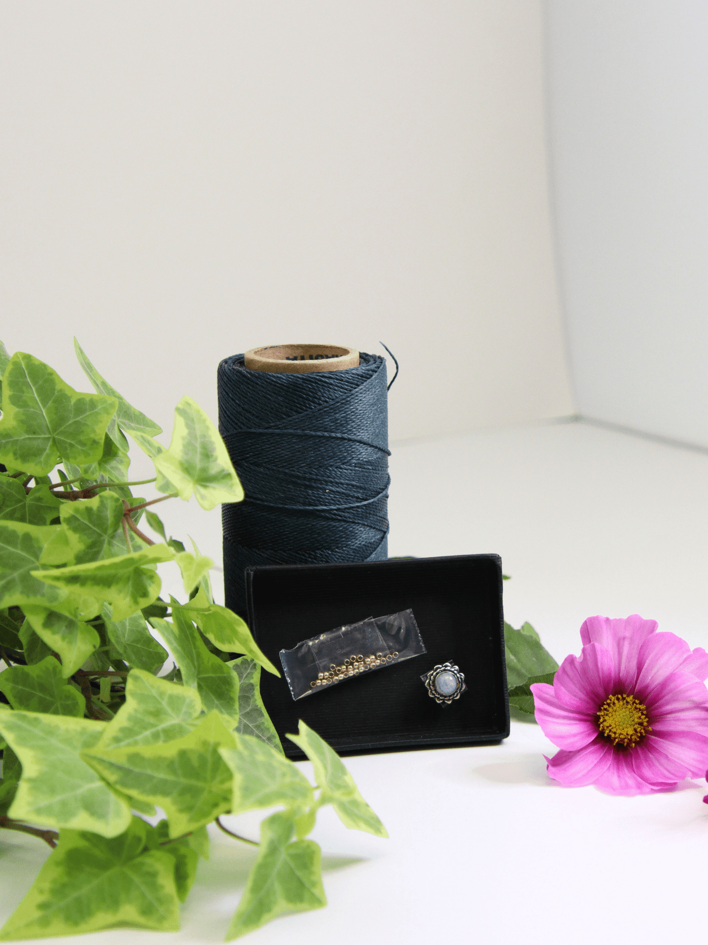 Bague Naya - Le Livre Solyluna - Solyluna Macramé