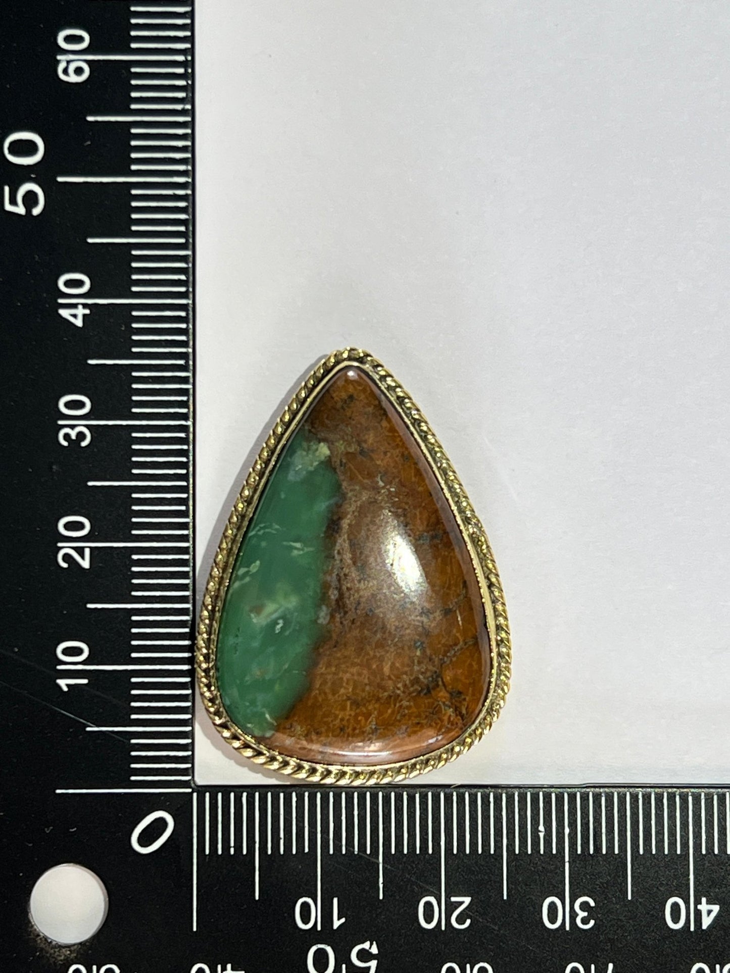 Chrysoprase sertie doré n°D5 (3,5cm x 2,5cm) - Solyluna Macramé