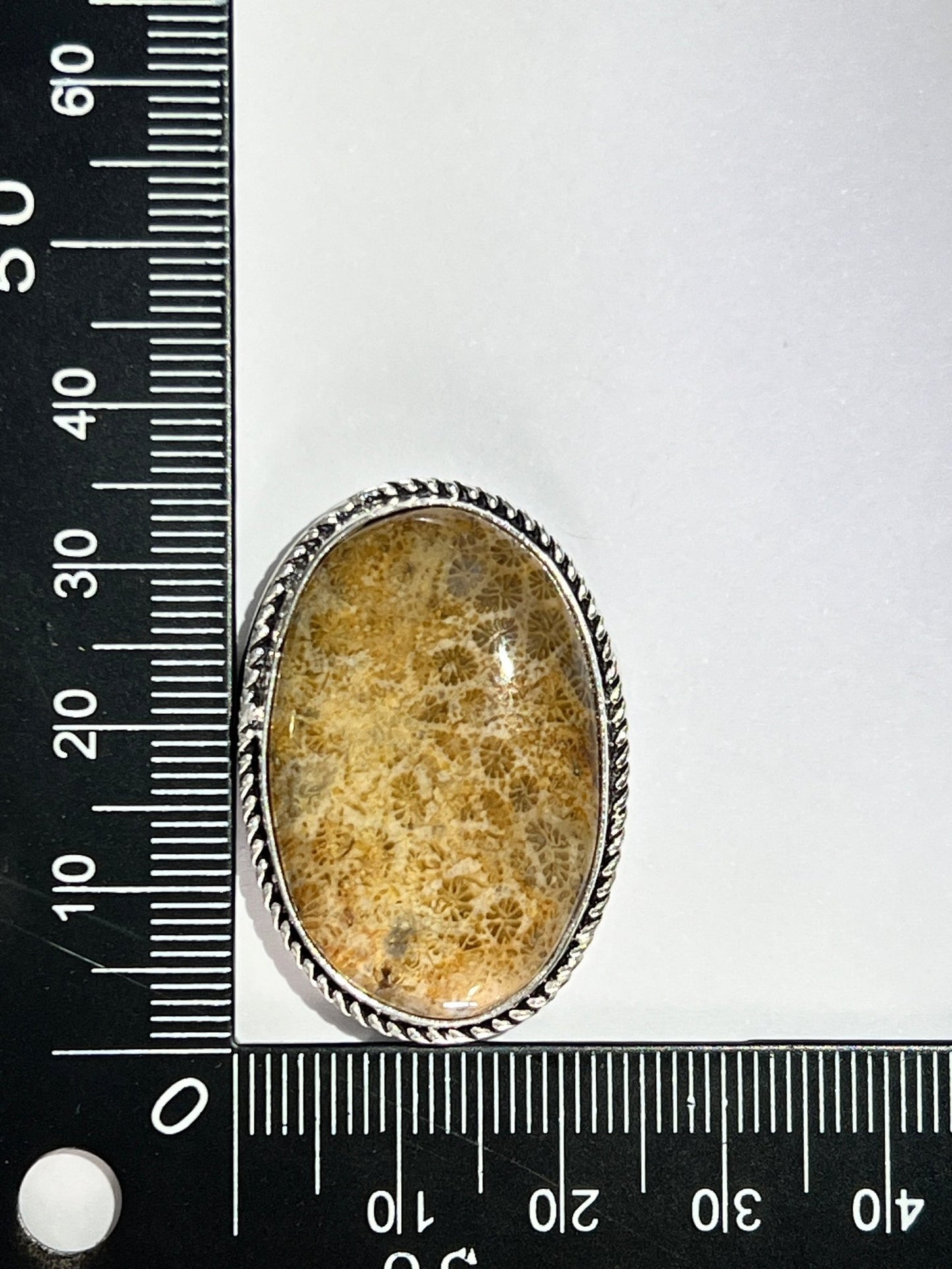 Fossile Corail sertie argenté n°A4 (3,5cm x 2,5cm) - Solyluna Macramé