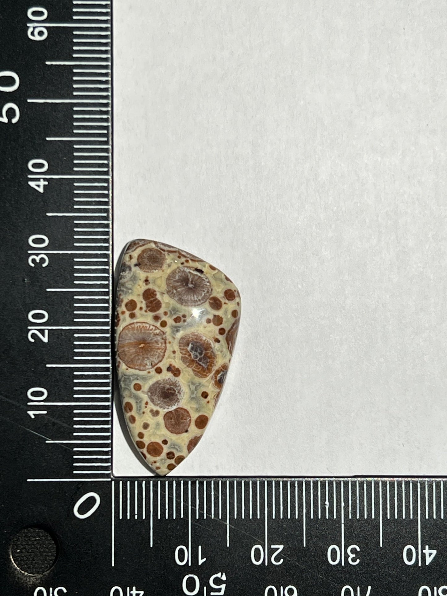 Jaspe Astéroïde n°5 (2,6cm x 1,7cm) - Solyluna Macramé