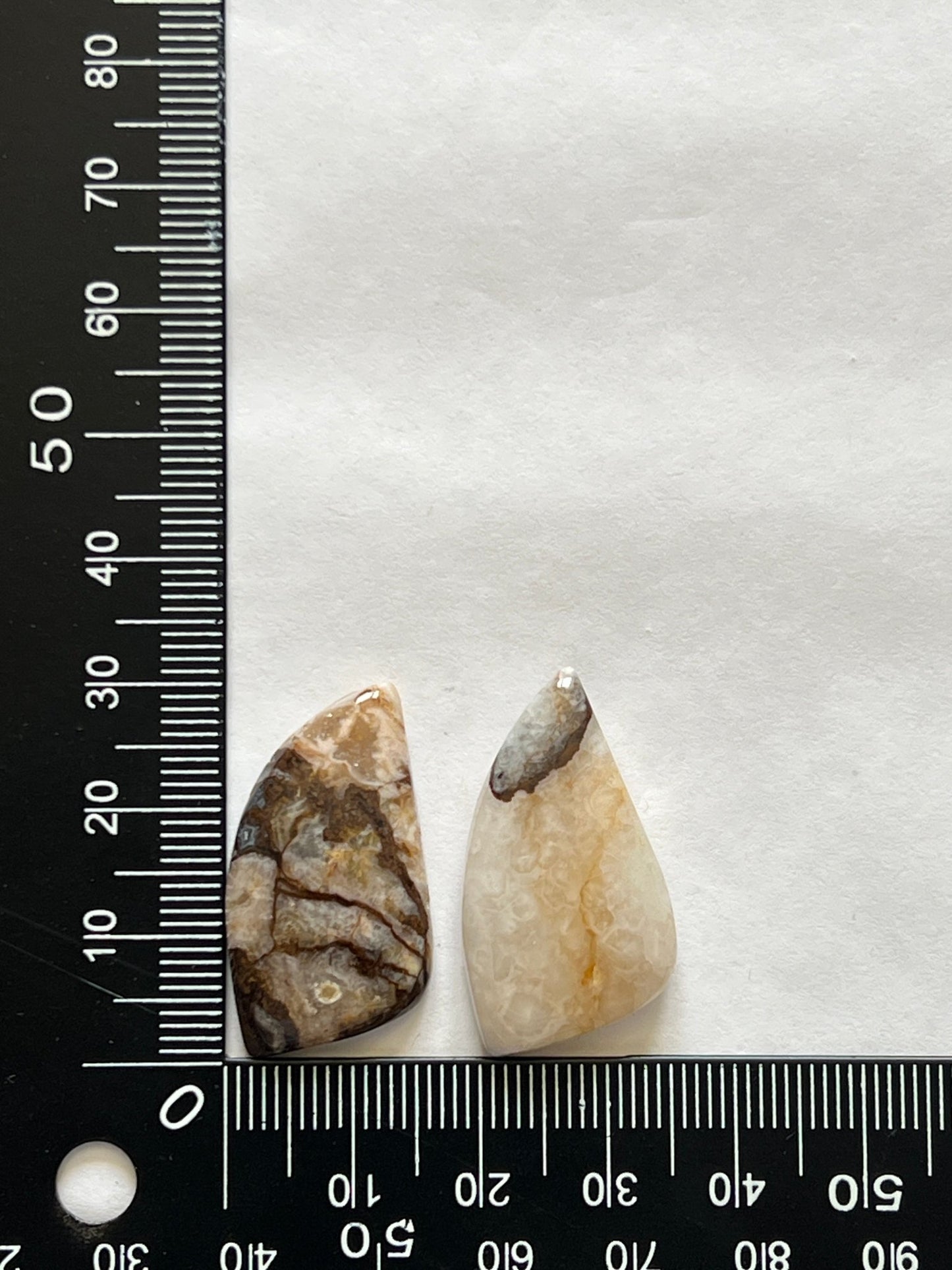 Jaspe Cheval Sauvage n°2 (3,1cm x 1,7cm) (3cm x 1,6cm) - Solyluna Macramé