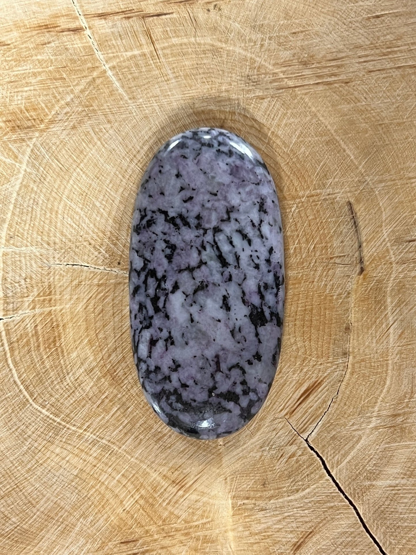 Kämmerérite n°2 (4,4cm x 2,1cm) - Solyluna Macramé