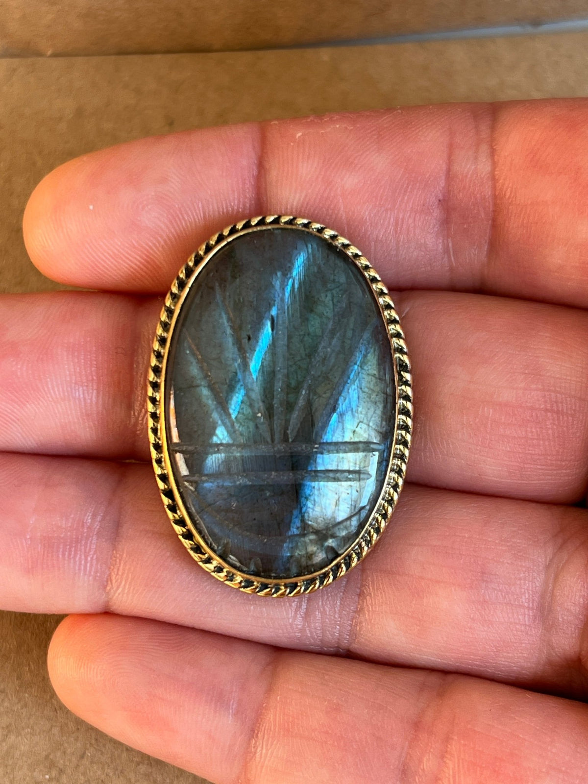 Labradorite sertie doré n°D4 (3,3cm x 2,3cm) - Solyluna Macramé
