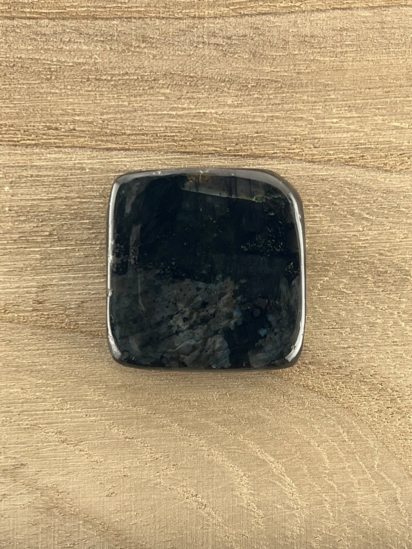 Larvikite n°5 (3cm x 3cm) - Solyluna Macramé