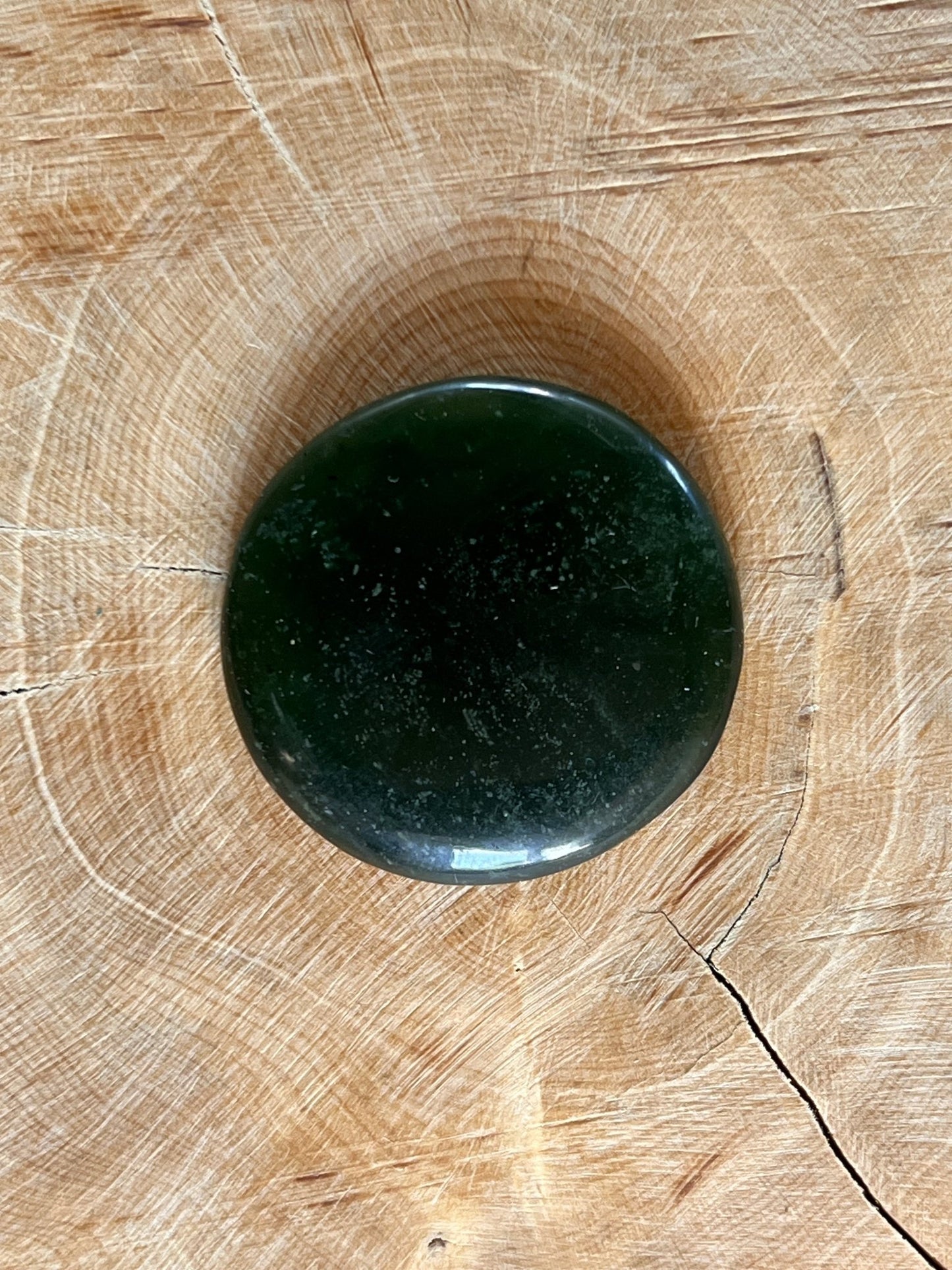 Néphrite n°2 (3,1 cm de diamètre ) - Solyluna Macramé