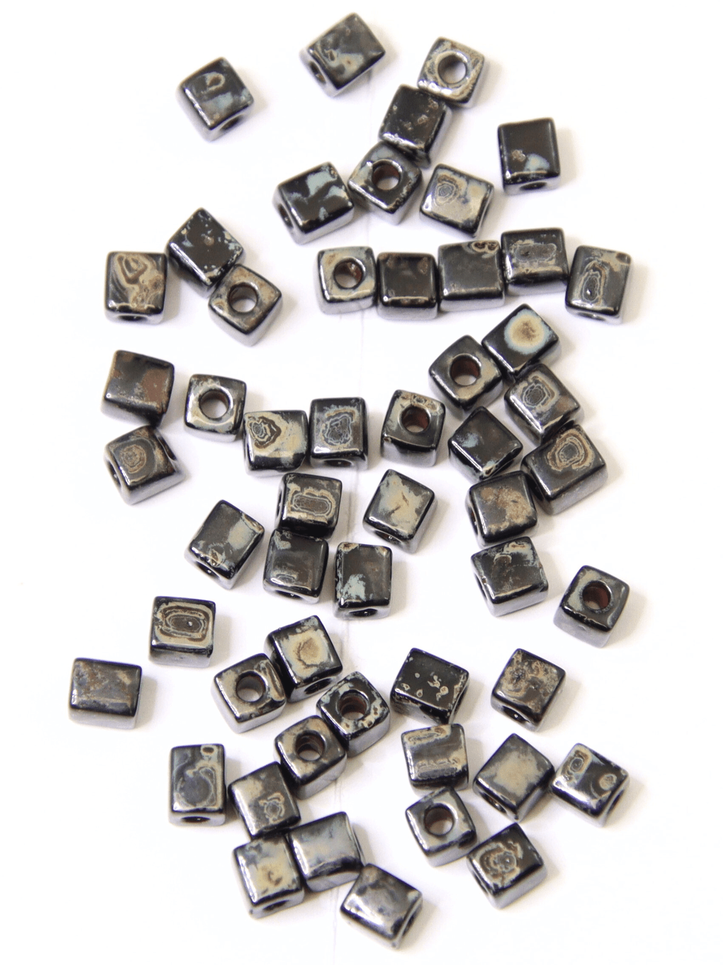 Perles miyuki 4mm - Noir moucheté - Solyluna Macramé