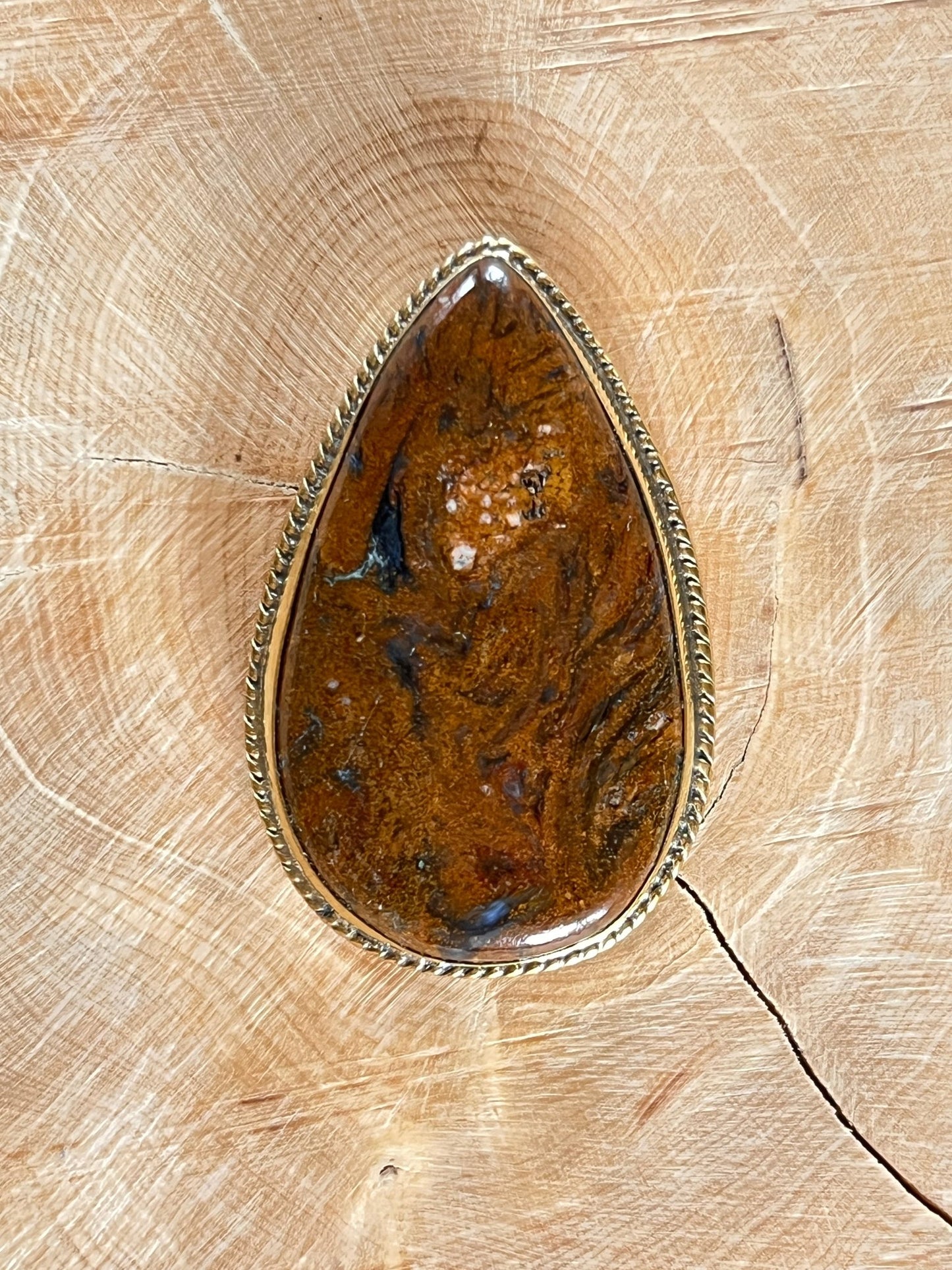 Piétersite sertie doré n°D3 (4,3cm x 2,7cm) - Solyluna Macramé