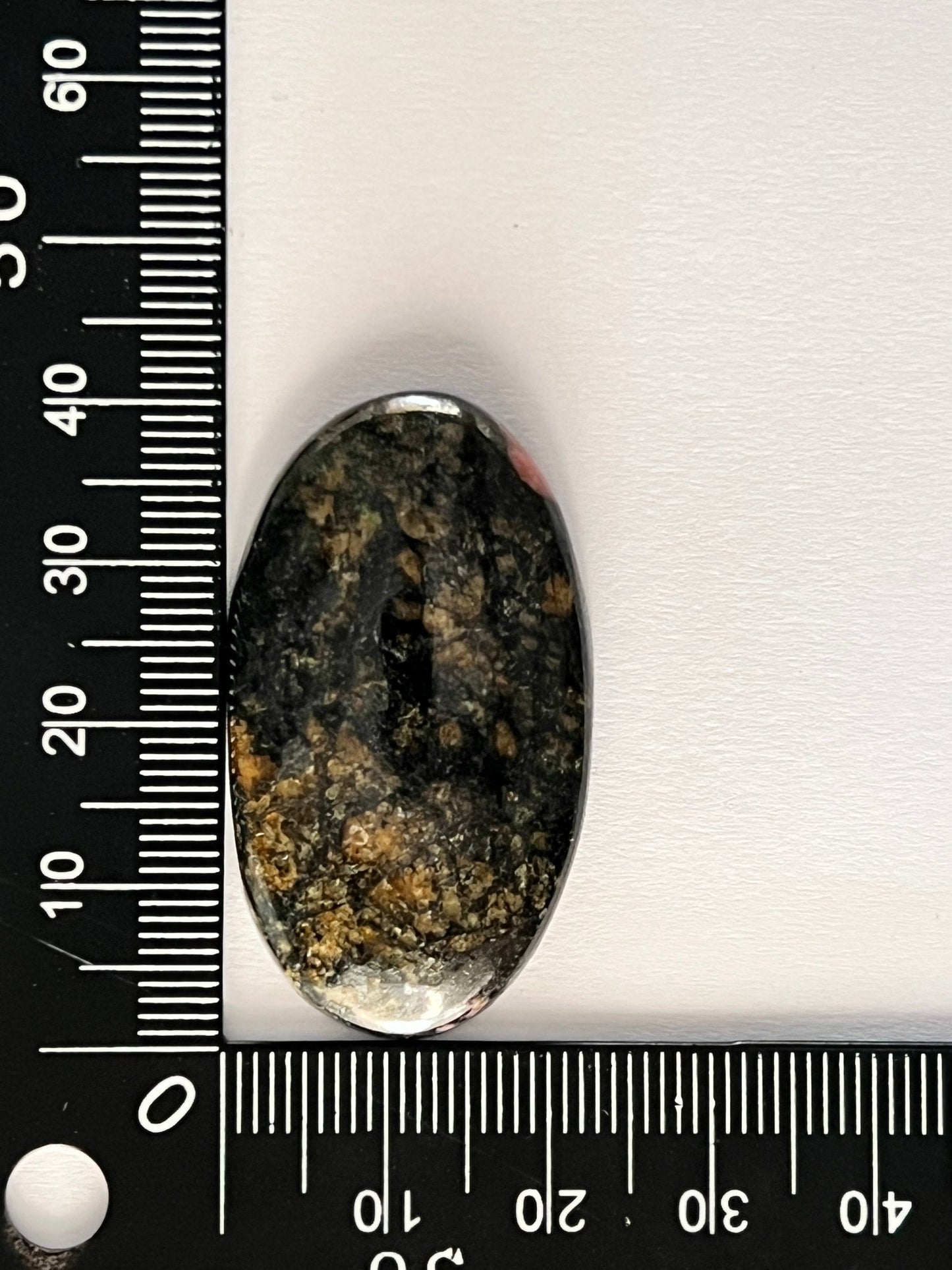 Rhodonite n°2 (4cm x 2,3cm) - Solyluna Macramé