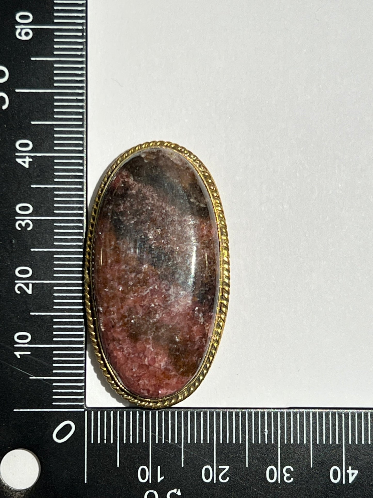 Rhodonite sertie doré n°D3 (4,2cm x 2,1cm) - Solyluna Macramé