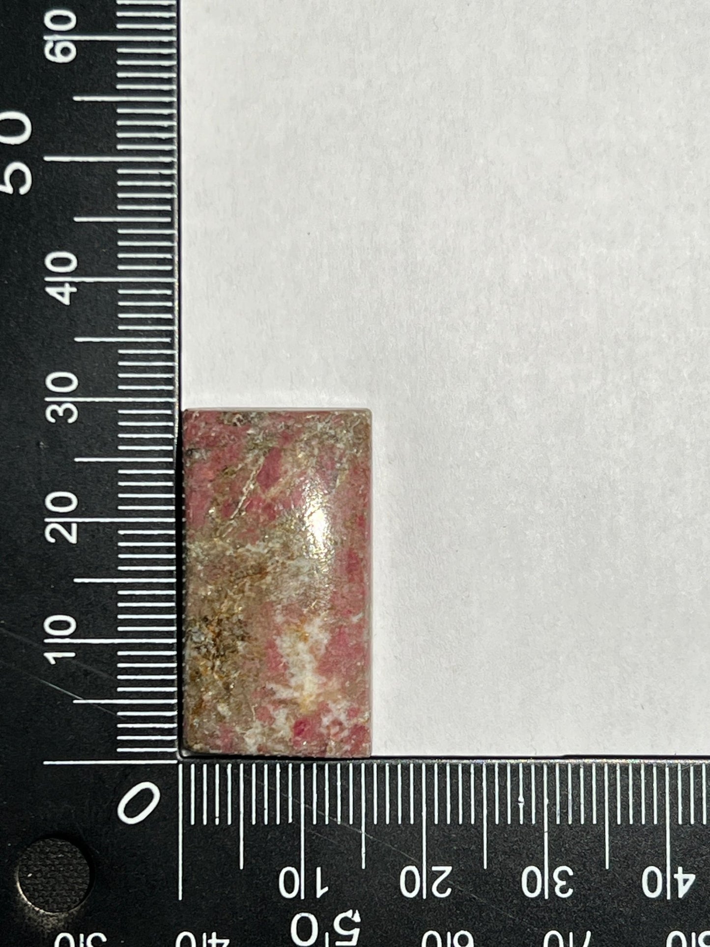 Thulite n°3 (2,9cm x 1,6cm) - Solyluna Macramé