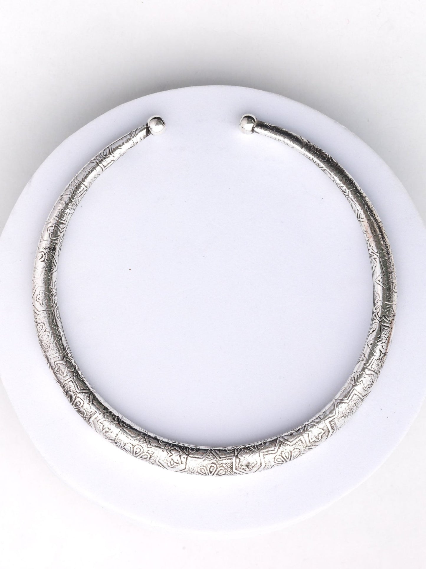 Torque épais "Fleur" en laiton - Solyluna Macramé