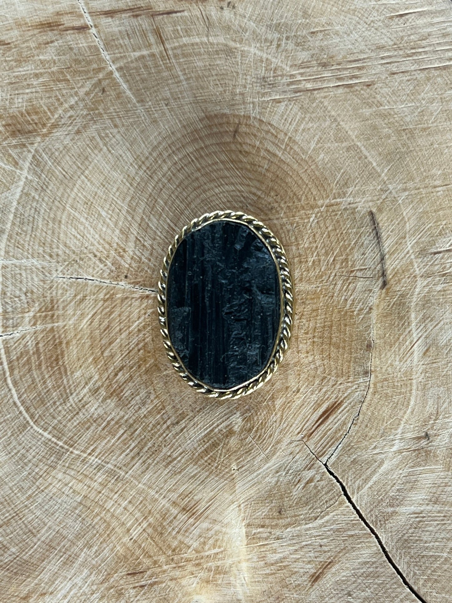 Tourmaline sertie doré n°D2 (2,4cm x 1,7cm) - Solyluna Macramé
