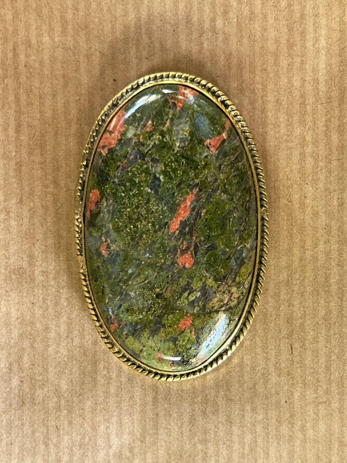 Unakite sertie doré n°D1 (5,2cm x 3,3cm) - Solyluna Macramé