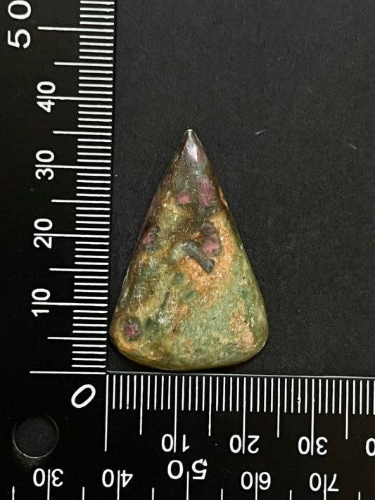 Rubis Fuschite n°3 (3,6cm x 2,4cm)