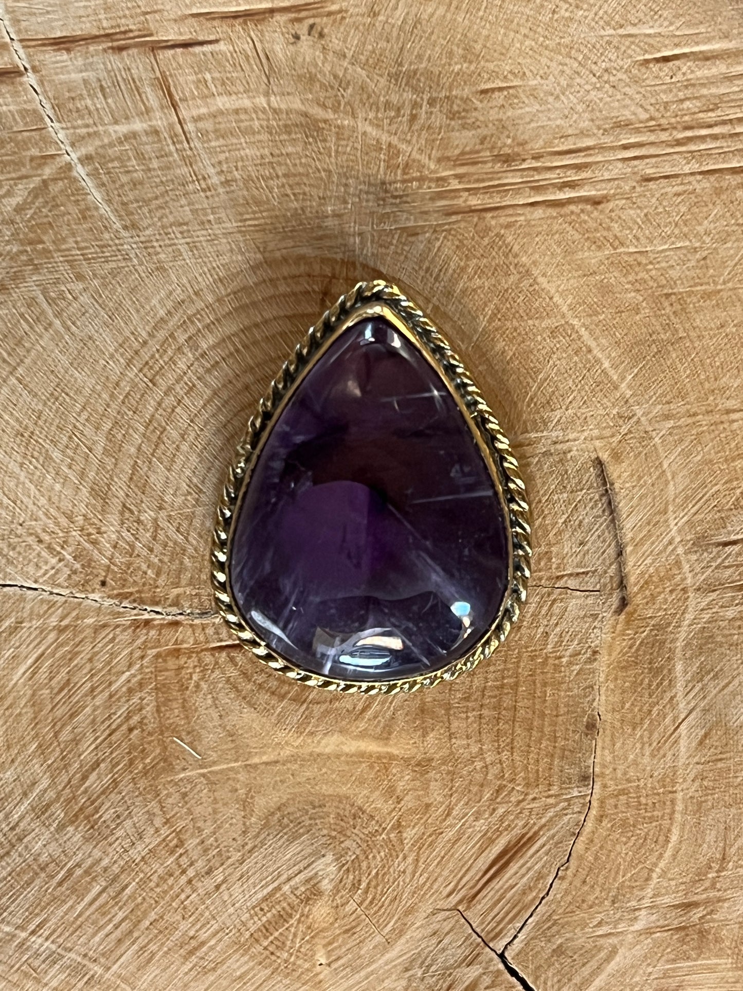 Améthyste sertie doré n°D2 (2,4cm x 1,8cm)