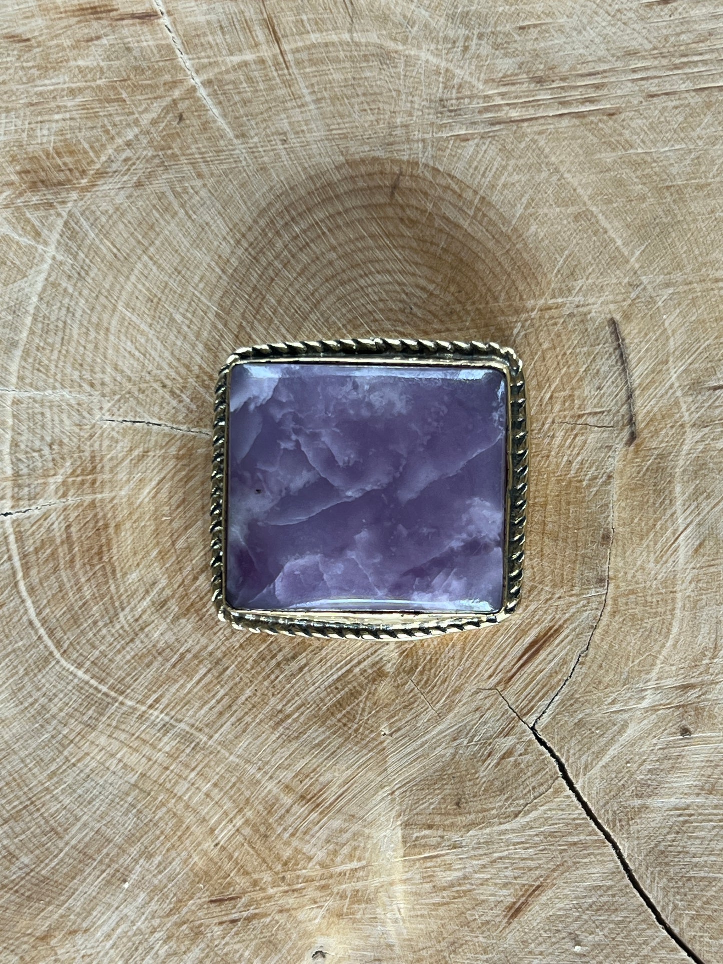 Lépidolite sertie doré n°D3 (2,6cm x 2,5cm)
