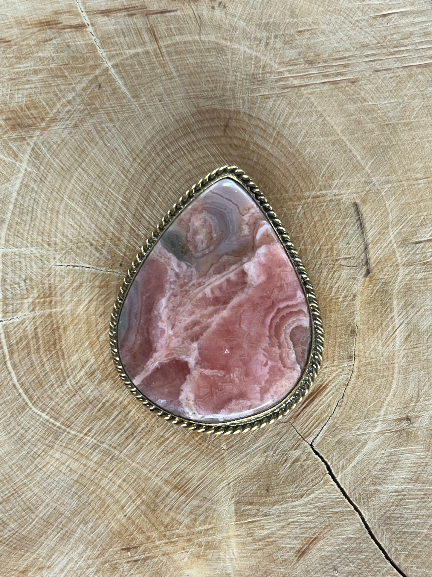 Rhodochrosite sertie doré n°D5 (3,5cm x 2,5cm)