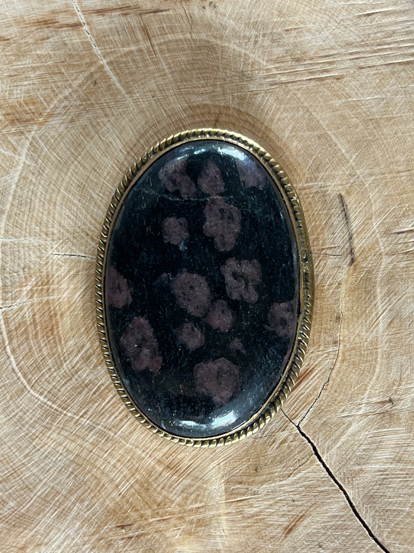 Rhodonite sertie doré n°D4 (4,4cm x 3cm)
