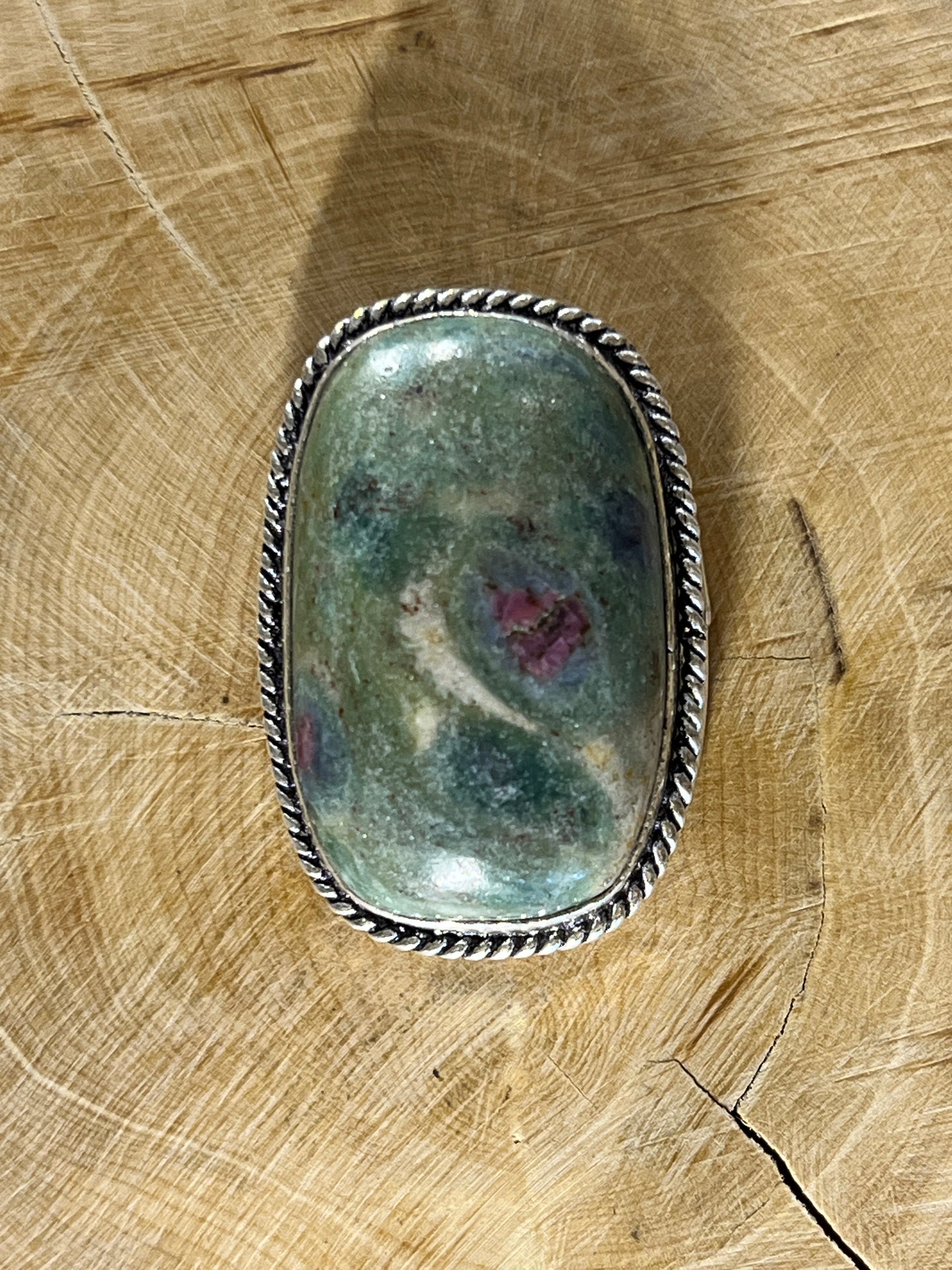 Rubis Fuschite sertie argenté n°A3 (3,6cm x 2,4cm)