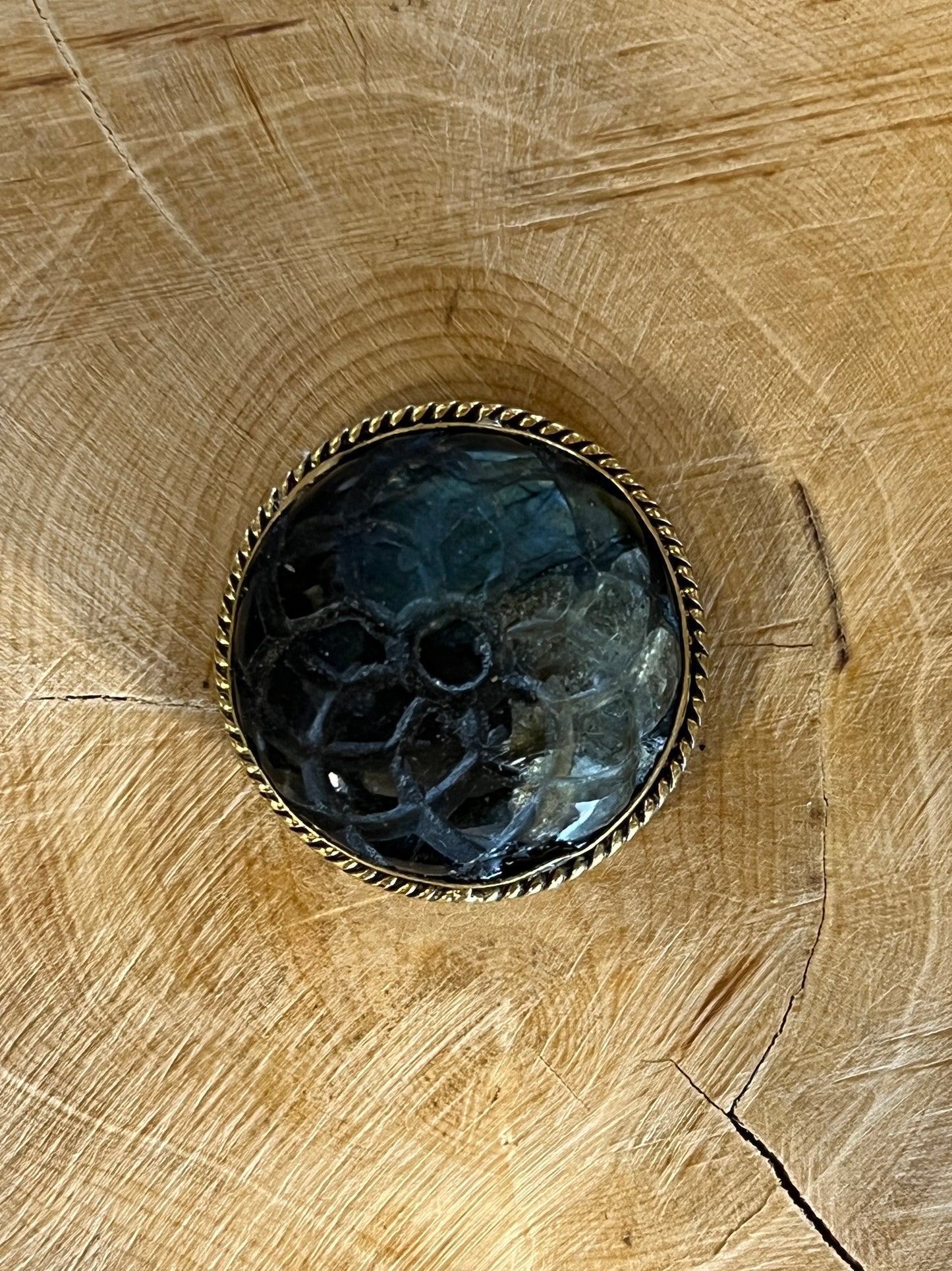 Labradorite sertie doré n°D1  (2,5cm x 2,5cm)