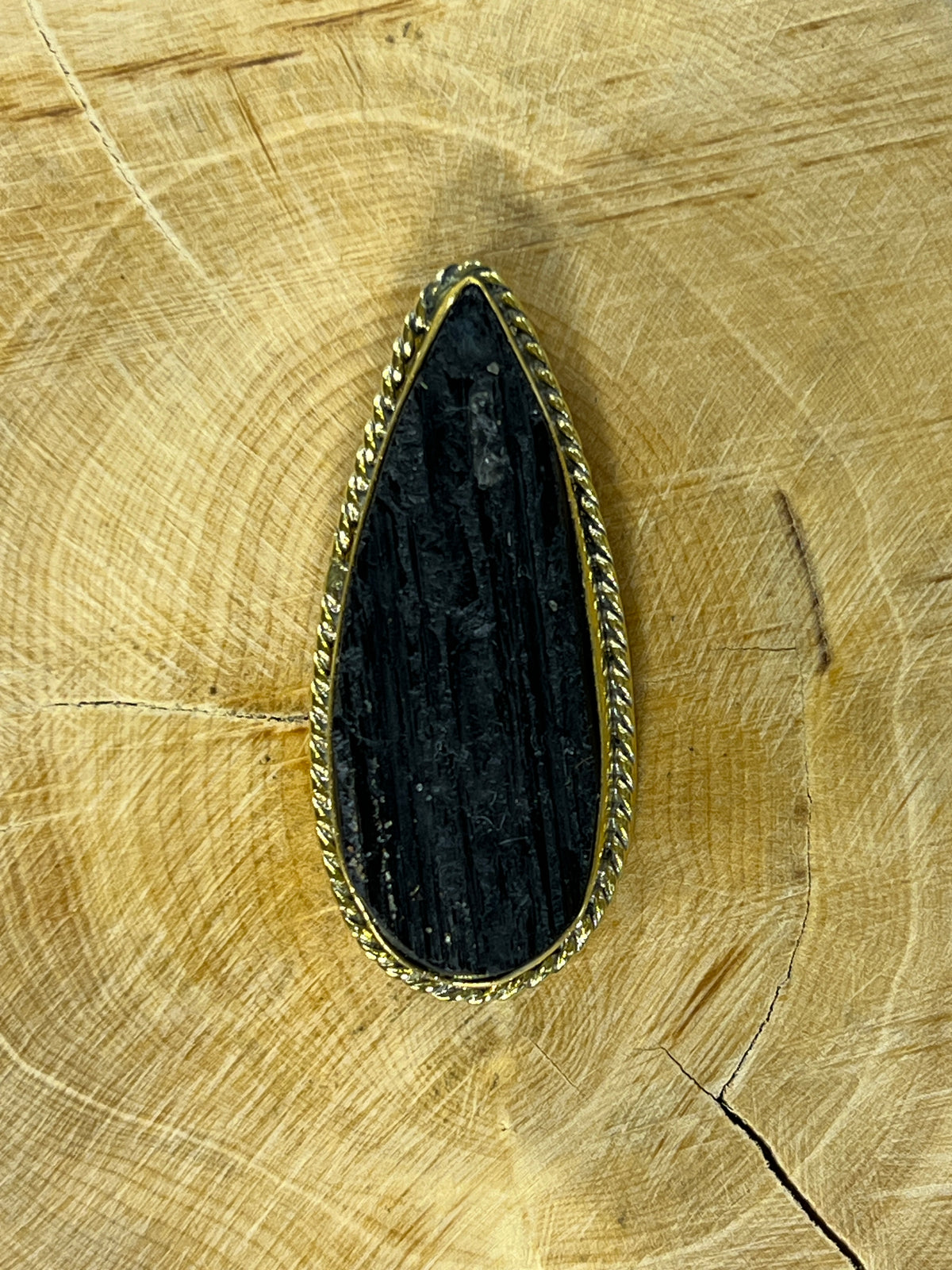 Tourmaline sertie doré n°D2 (4cm x 1,8cm)