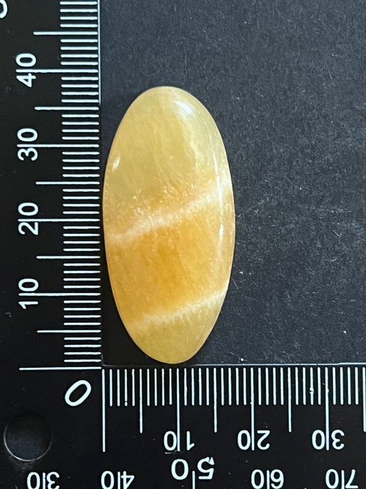 Aragonite Jaune n°4 (3,9cm x 2cm)