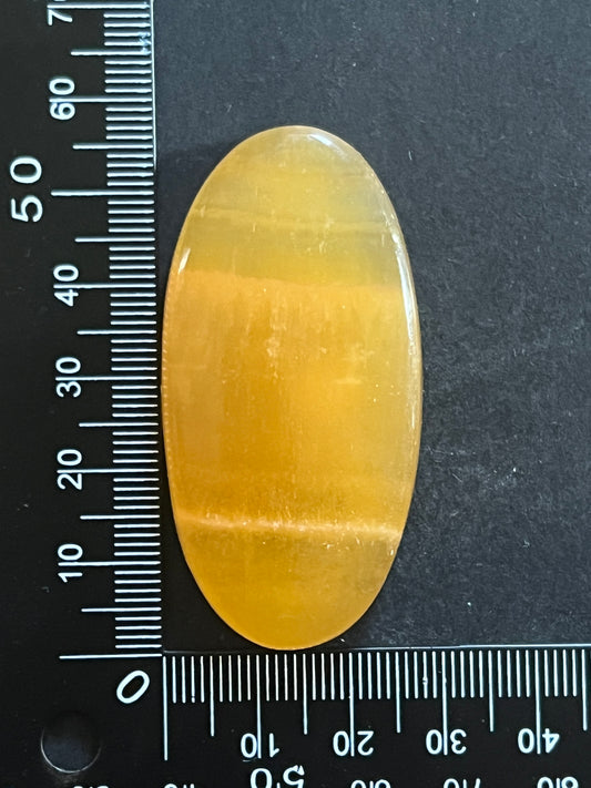 Aragonite Jaune n°1 (5,8cm x 2,8cm)