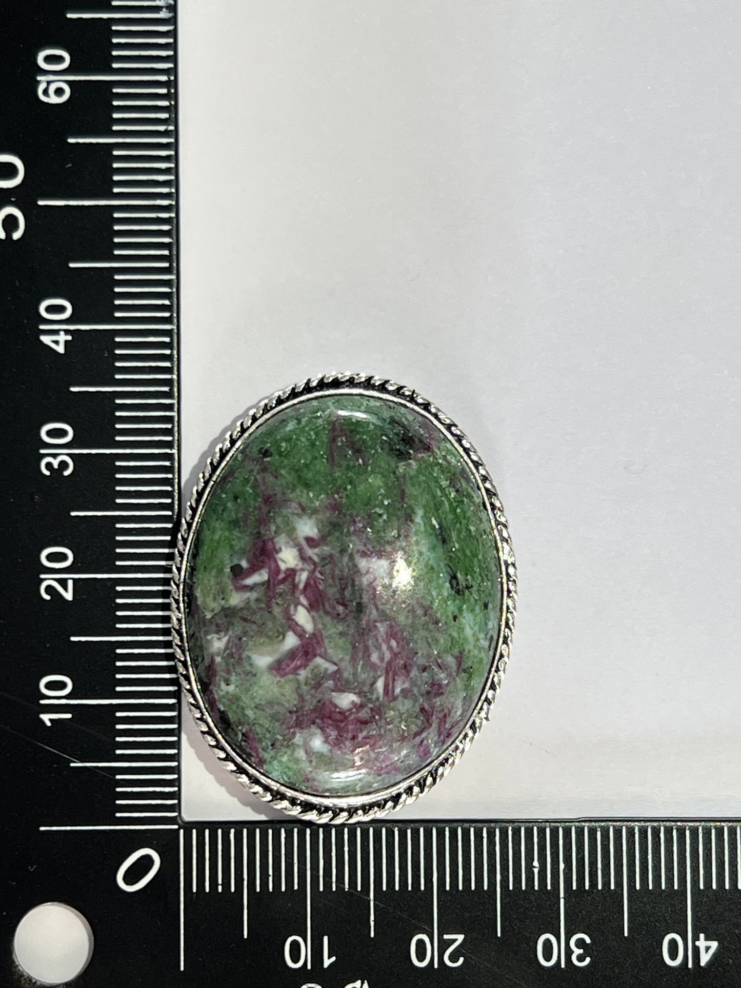 Zoïsite Rubis sertie argenté n°A2 (3,6cm x 2,7cm)