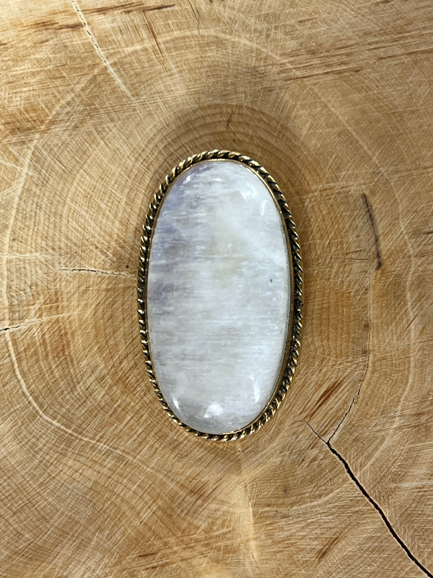 Pierre de lune sertie doré n°D2 (3,8cm x 2,3cm)