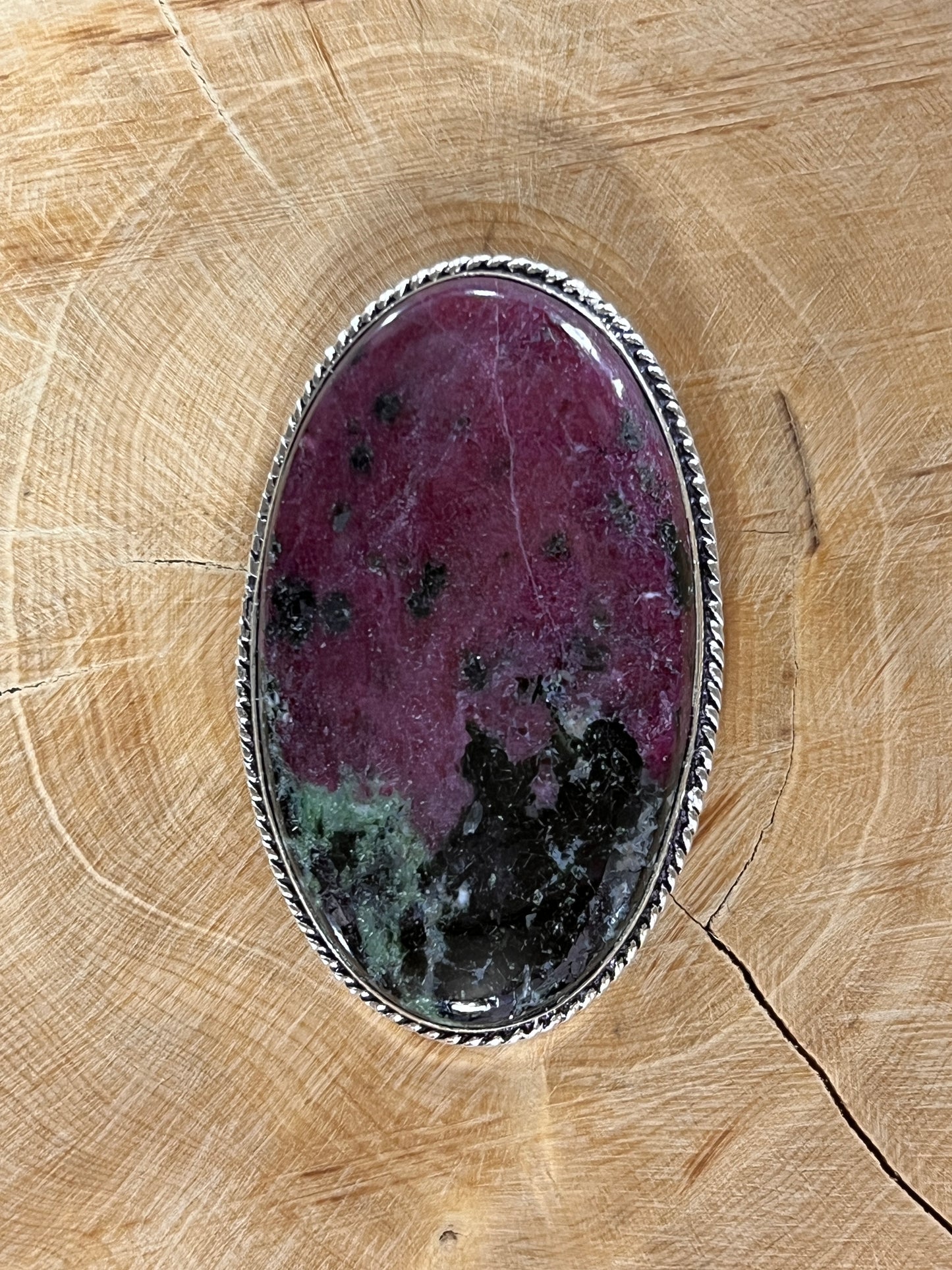 Zoïsite Rubis sertie argenté n°A4 (4,7cm x 2,9cm)