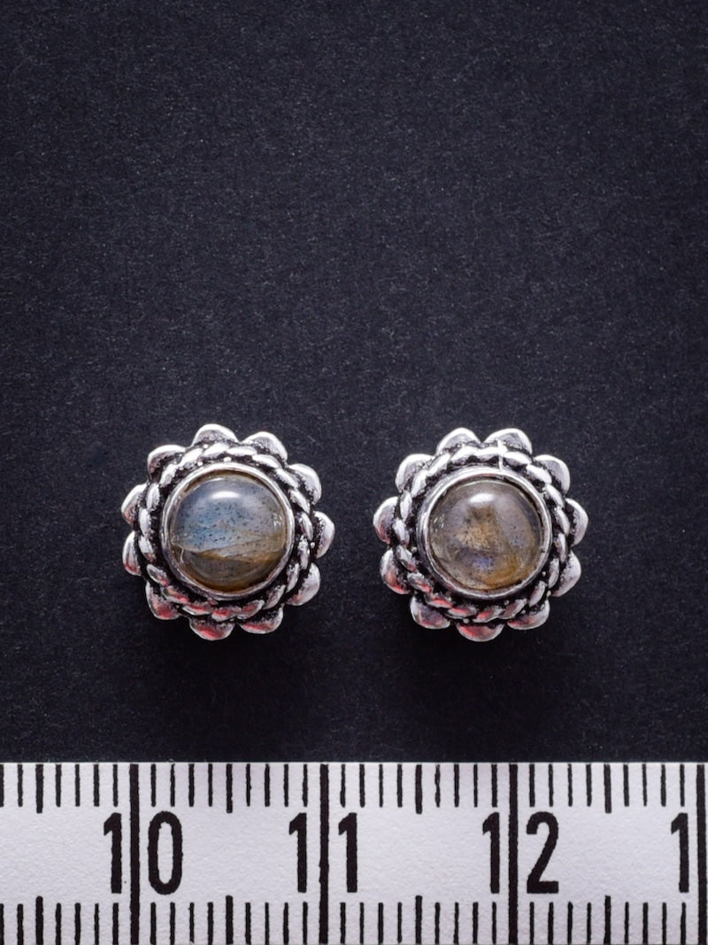 2 Pierres serties de laiton argenté "fleur" de 9 mm