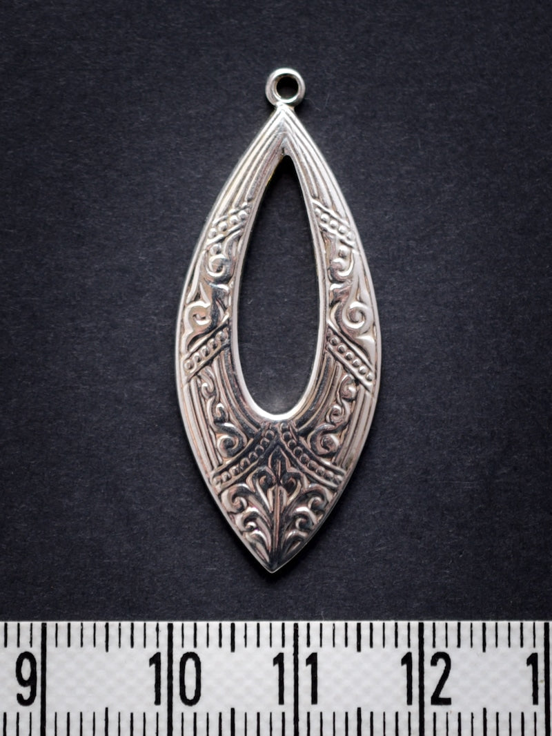 Pendentif ovale