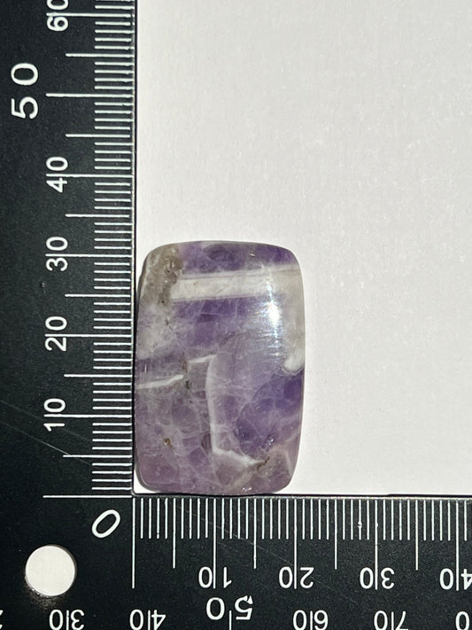 Améthyste Chevron n°4 (3,1cm x 2,1cm) - Solyluna Macramé