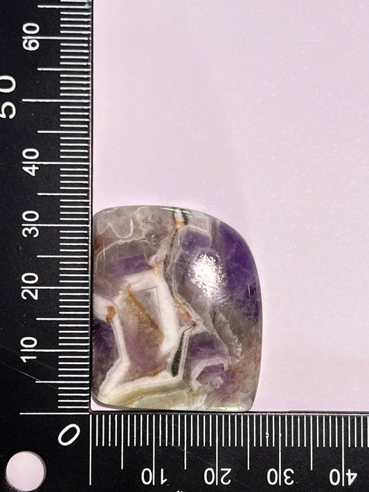 Améthyste Chevron n°1 (3,2cm x 2,7cm) - Solyluna Macramé