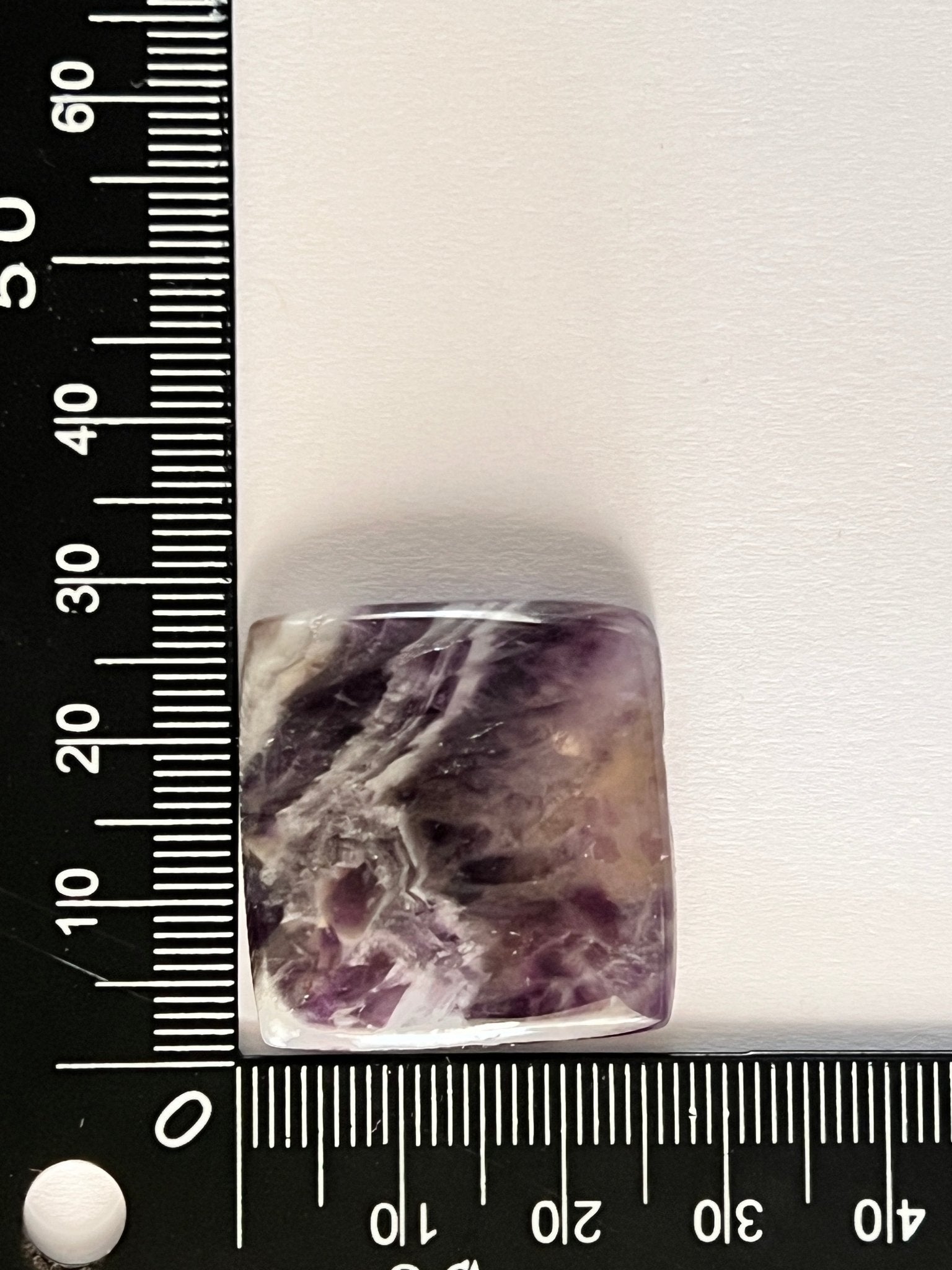 Améthyste Chevron n°3 (2,78 cm x 2,69 cm) - Solyluna Macramé