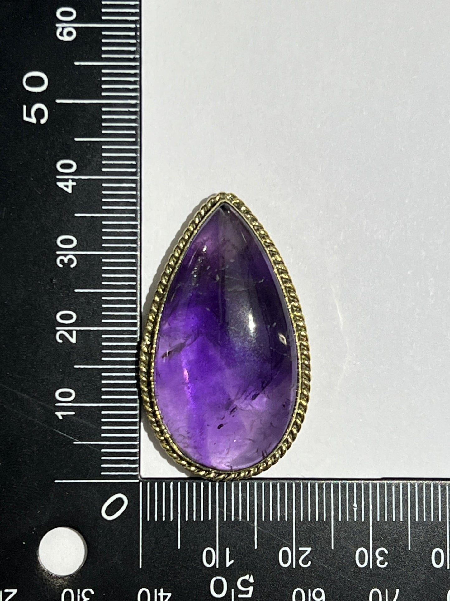 Améthyste sertie doré n°D1 (3,7cm x 2,2cm) - Solyluna Macramé