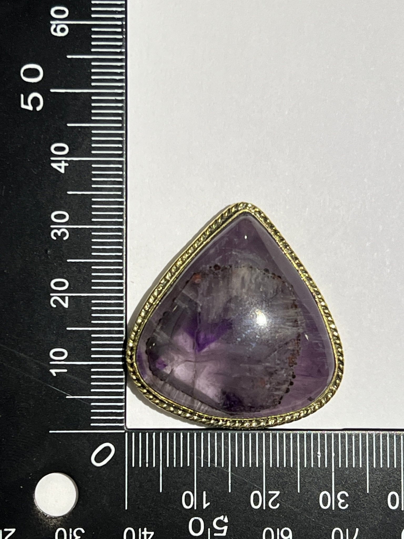 Améthyste sertie doré n°D4 (3,3cm x 3,1cm) - Solyluna Macramé